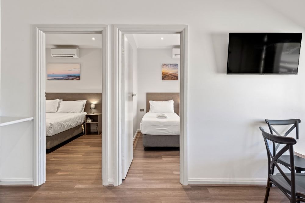discovery-parks-hahndorf-superior-2BR-unit-pet-friendly-bedrooms.jpg