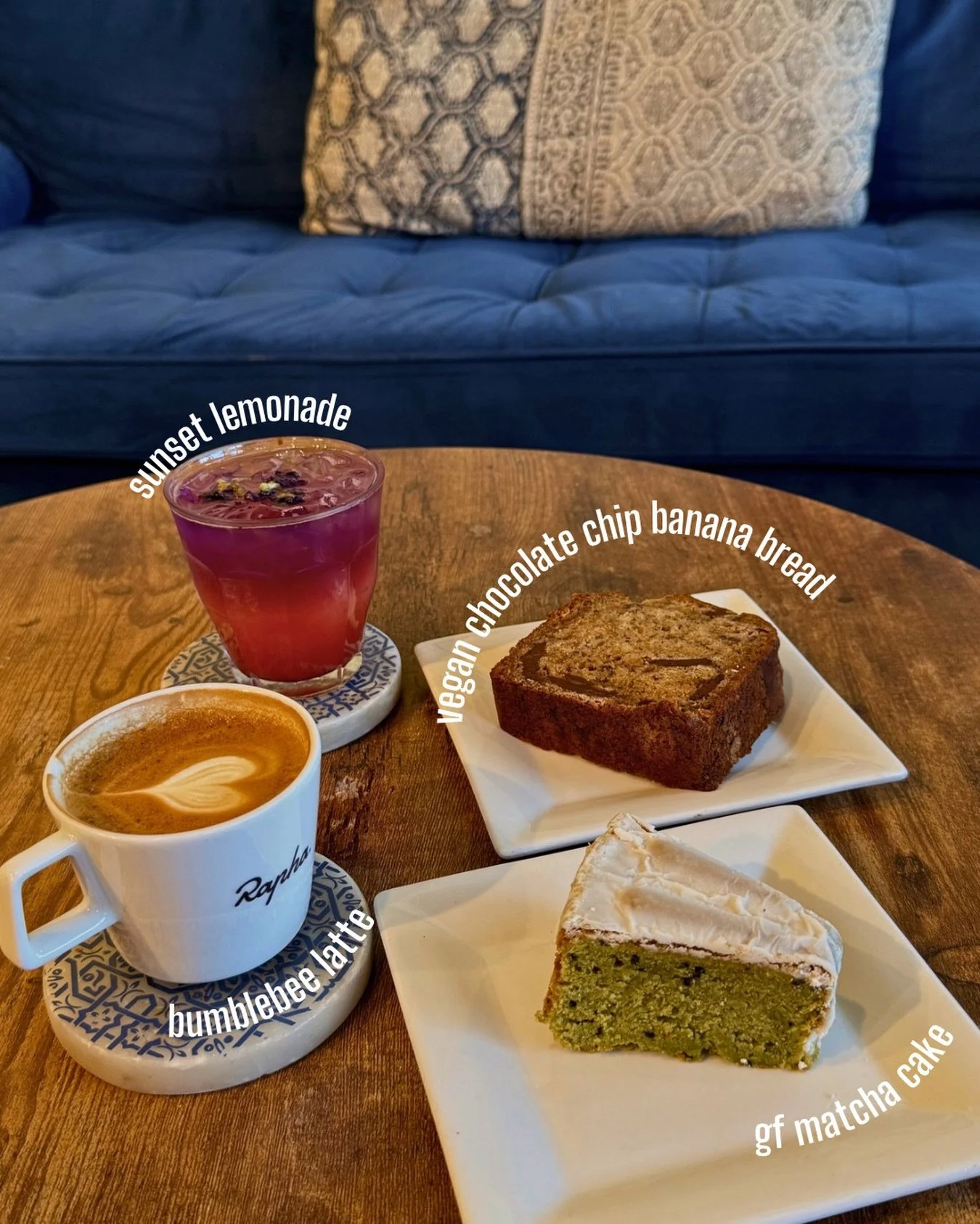 Lately we&rsquo;ve been loving&hellip; ✨
Our Sunset Lemonade (made with fresh muddled strawberries + butterfly pea tea for that perfect sunset color)
Gluten-free matcha cake
The Bumblebee Latte &mdash; honey, cinnamon, vanilla goodness
And our vegan 