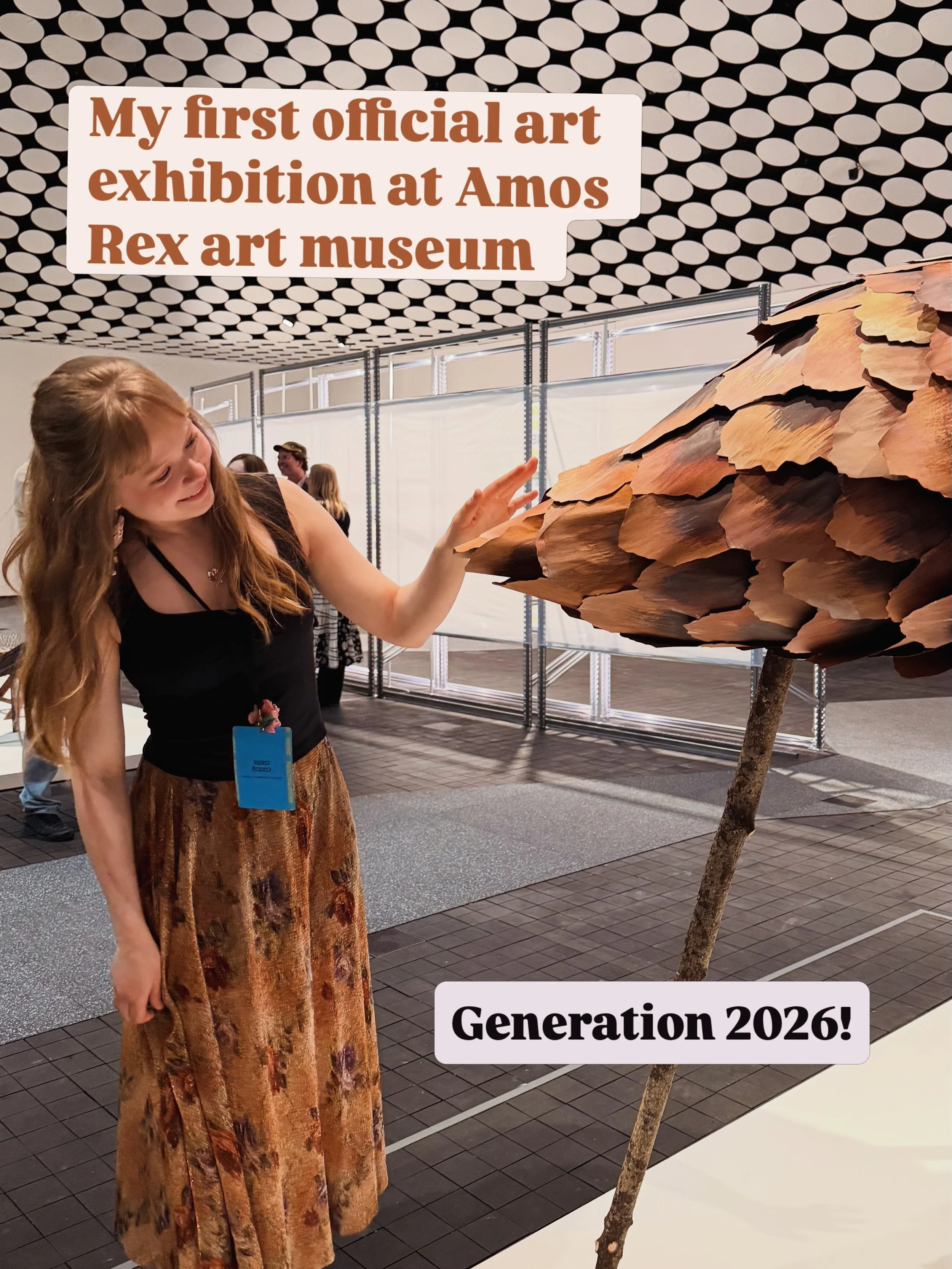 Wasn&rsquo;t sure if I&rsquo;m allowed to touch my own work in a museum so it looks like I&rsquo;m blessing it🤔

My pine cone cow, officially named &rdquo;Remember me?&rdquo; / &rdquo;Muistatko minut?&rdquo; is now on exhibit at Amos rex art museum 