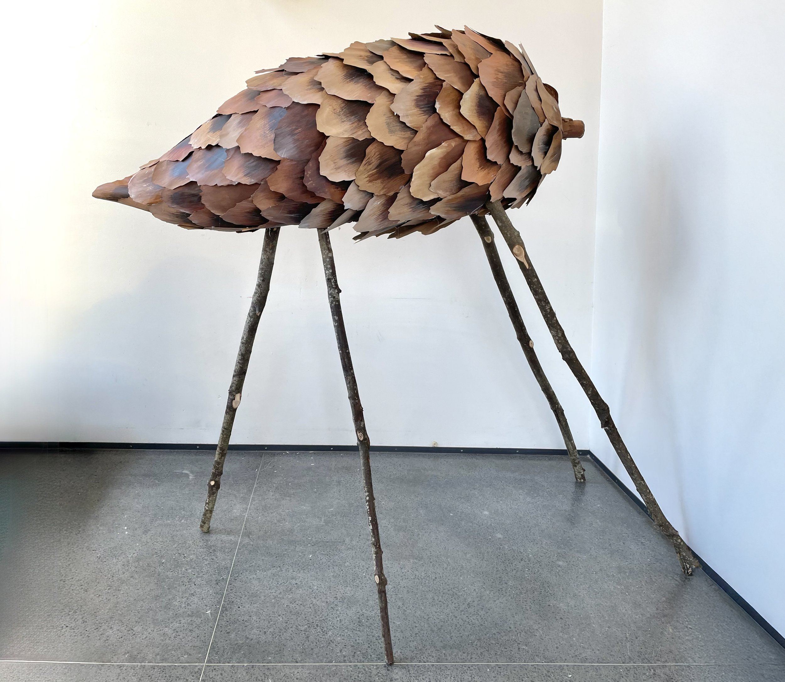 Remember me? / Muistatko minut?

170 x 60 x 170 cm
A Sculpture made of construction paper, chicken wire and the branches of a logged tree.
2025