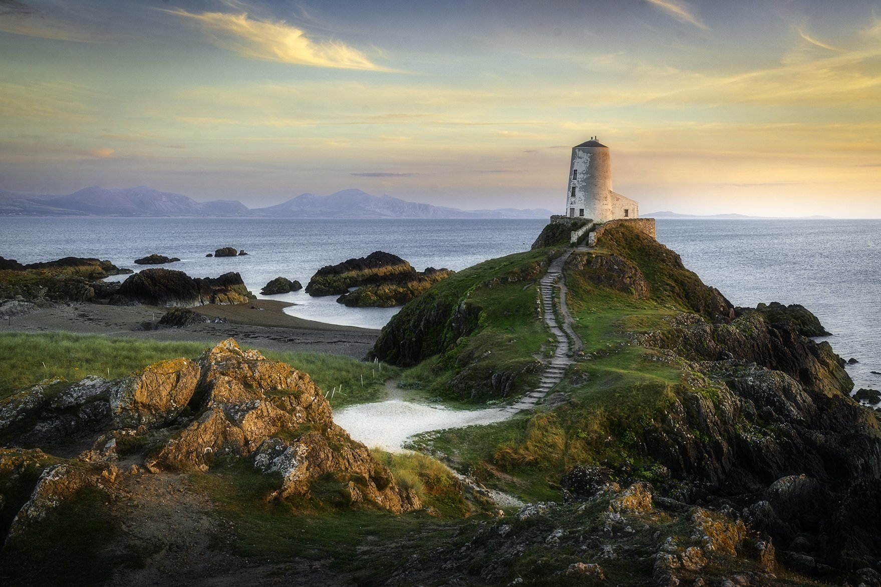 Tŵr Mawr, Llanddwyn Island