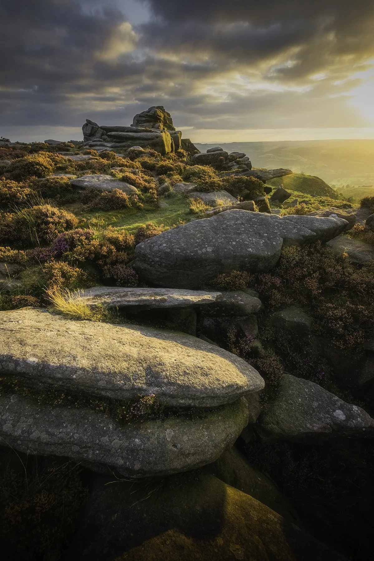 Over Owler Tor, Surprise View - 01