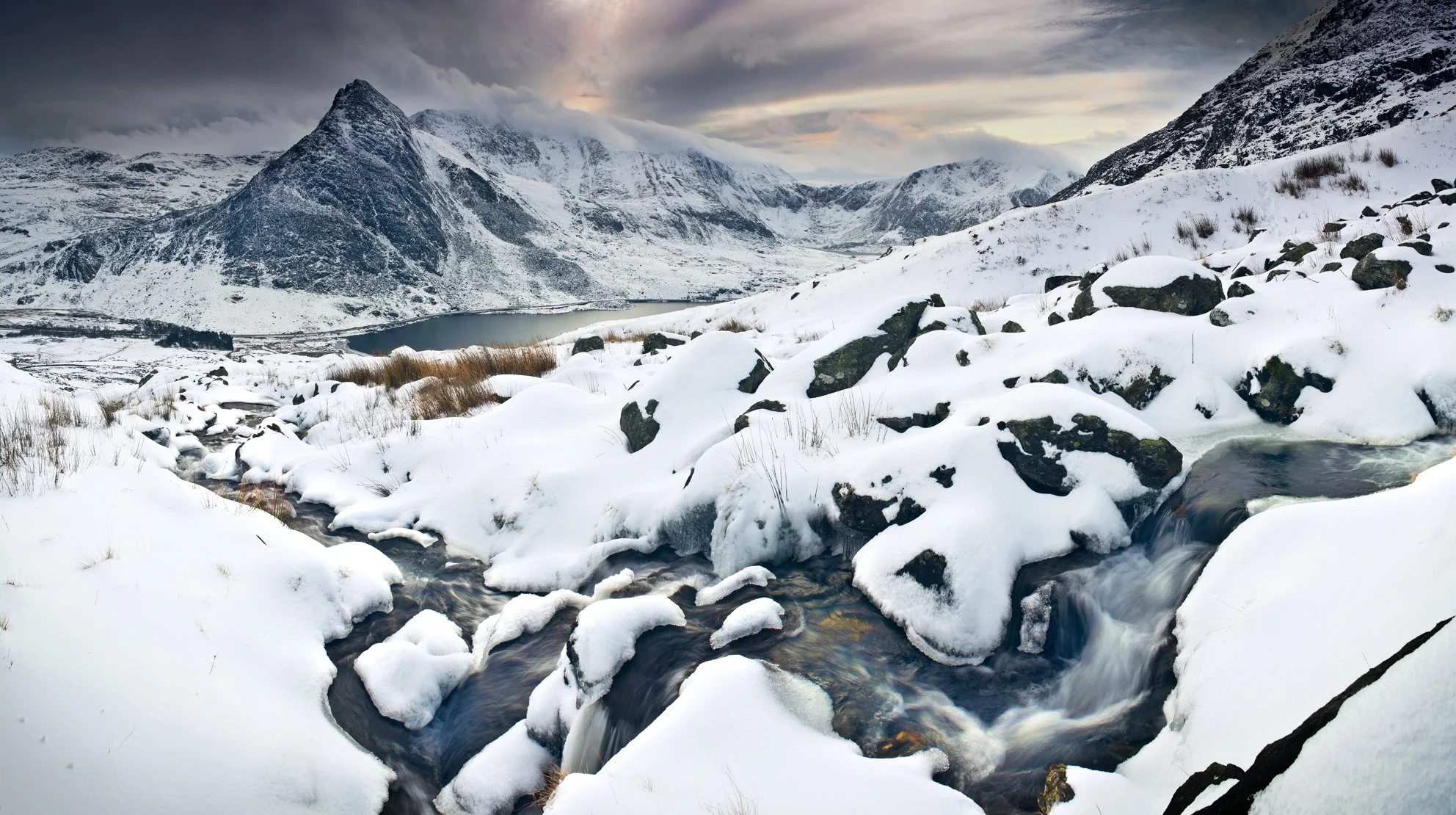 Afon Lloer, snowscape