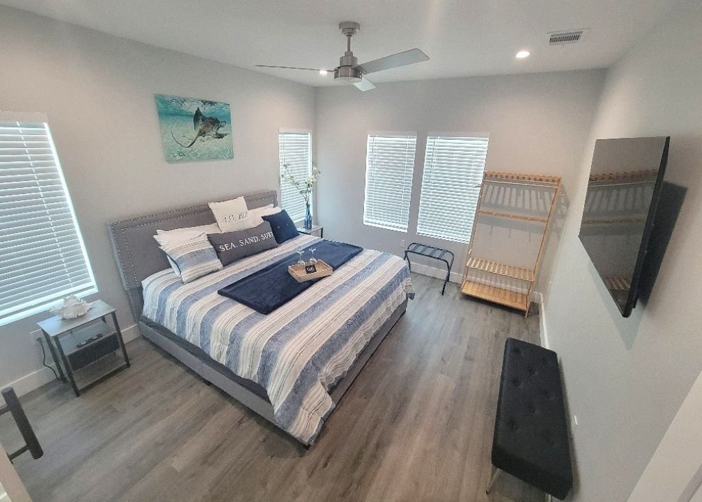 Master Bedroom - King 