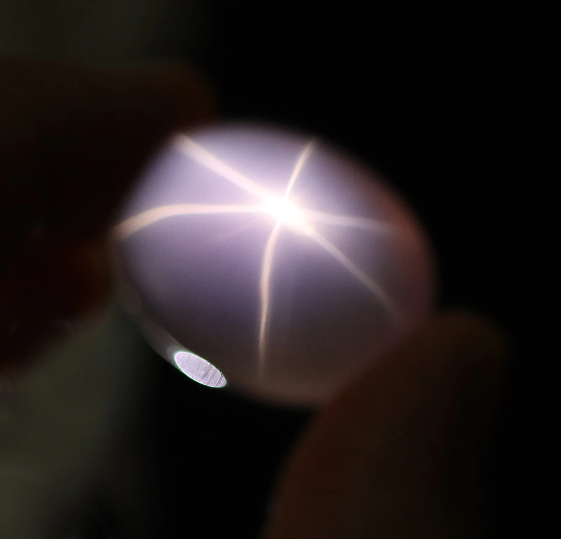 One Star rose quartz gem. First quality. 87.7 carat. Super sharp star refraction when backlite
