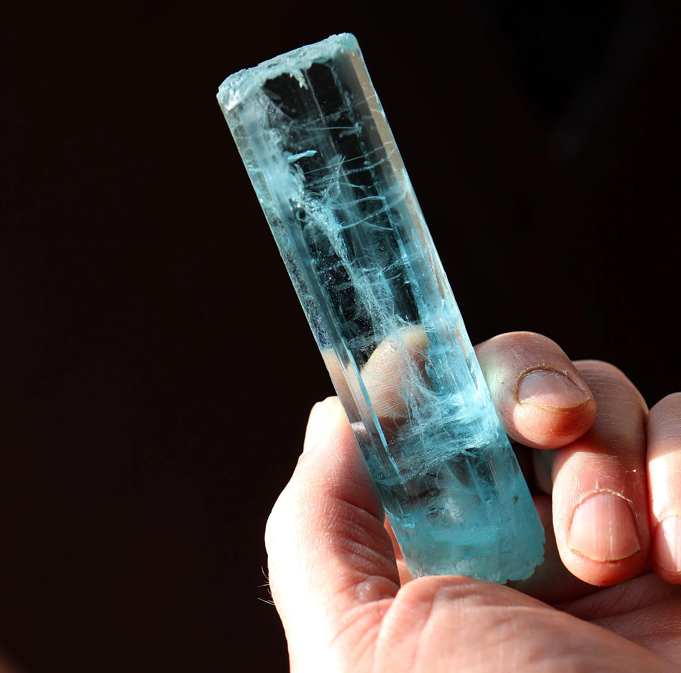 Aquamarine. Haramosh Mountains, Roundu, Gilgit-Baltistan, Pakistan. 11.4 cm 131.1 gram