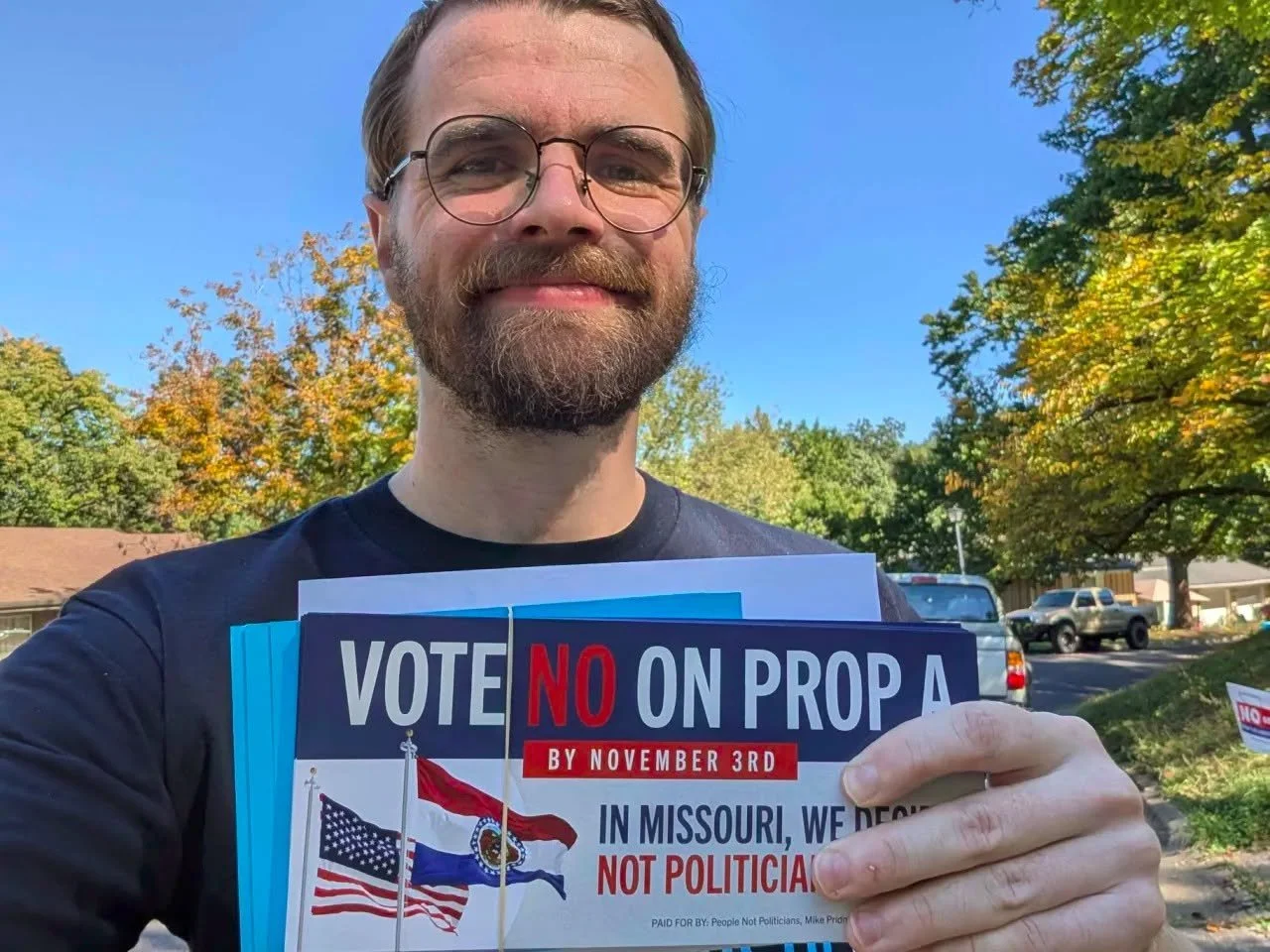 Mid-Missouri DSA members went out this weekend and knocked hundreds of doors to oppose Prop A and other right-wing power grabs in our state! If you want to learn how to get involved in building a more progressive Missouri, join us this Sunday at 3pm 