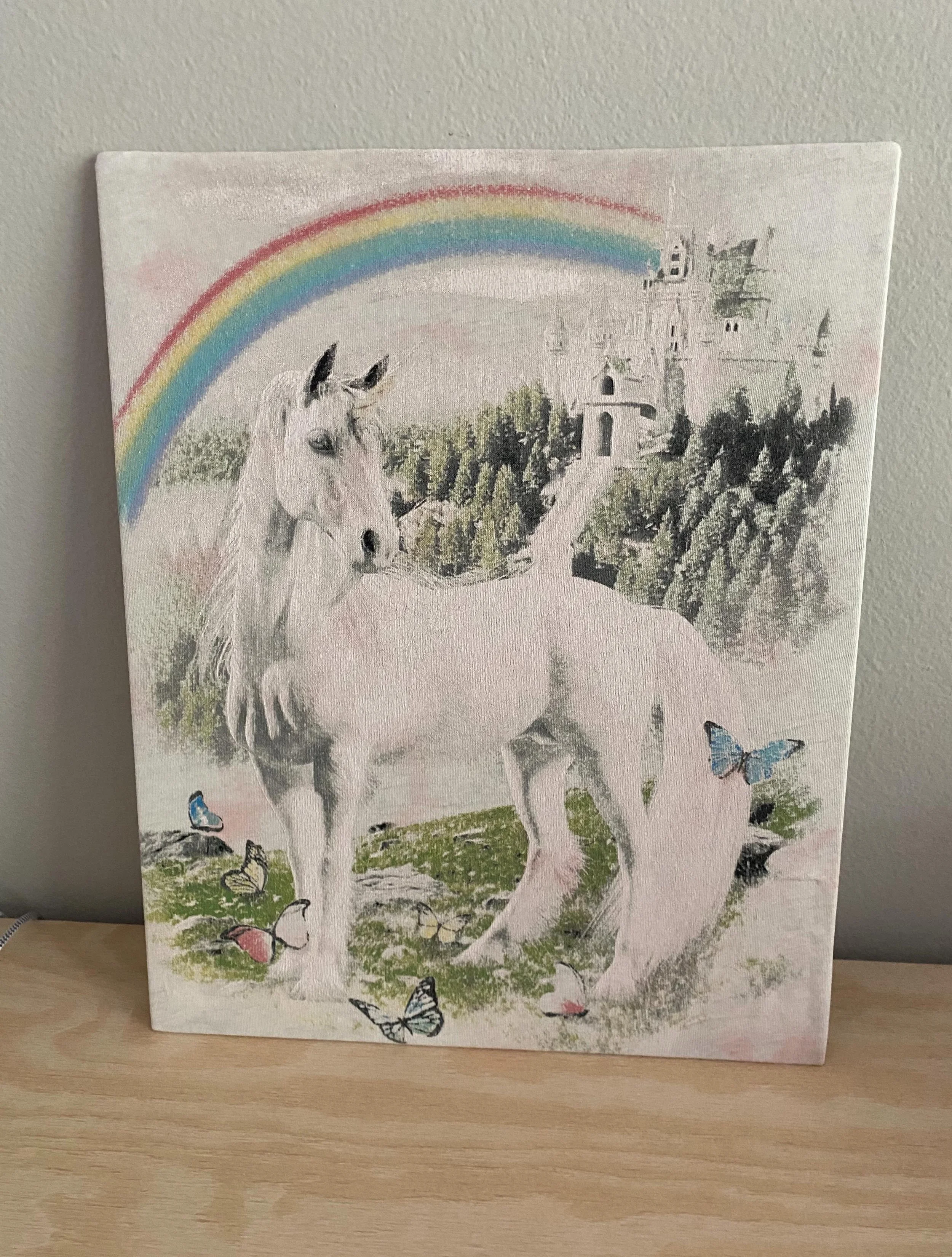 This is your sign to turn your old tees into art 🌈✌️🦄