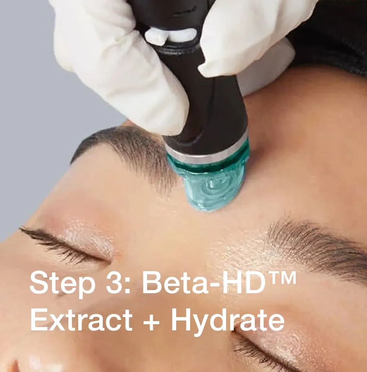 3. A targeted formula that clears congestion, extracts and removes excess oil while hydrating the skin.