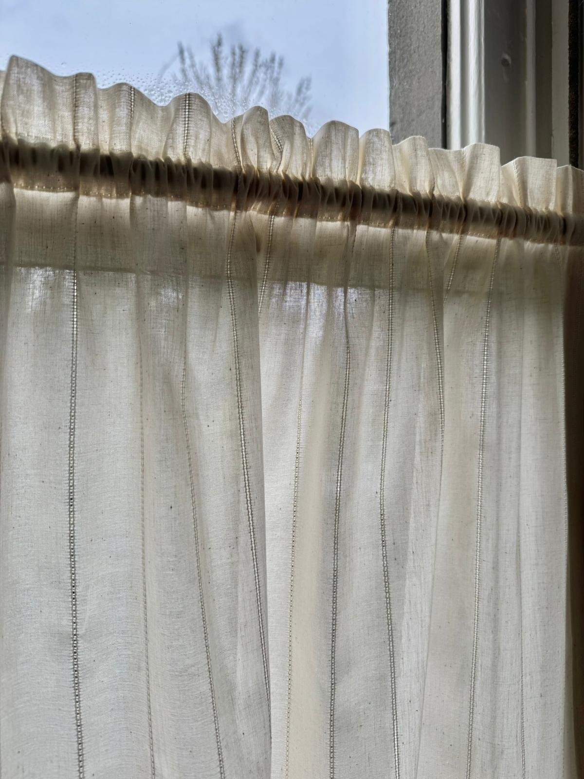 Ruffle Top Café Curtain in a Lattice Stripe Cotton