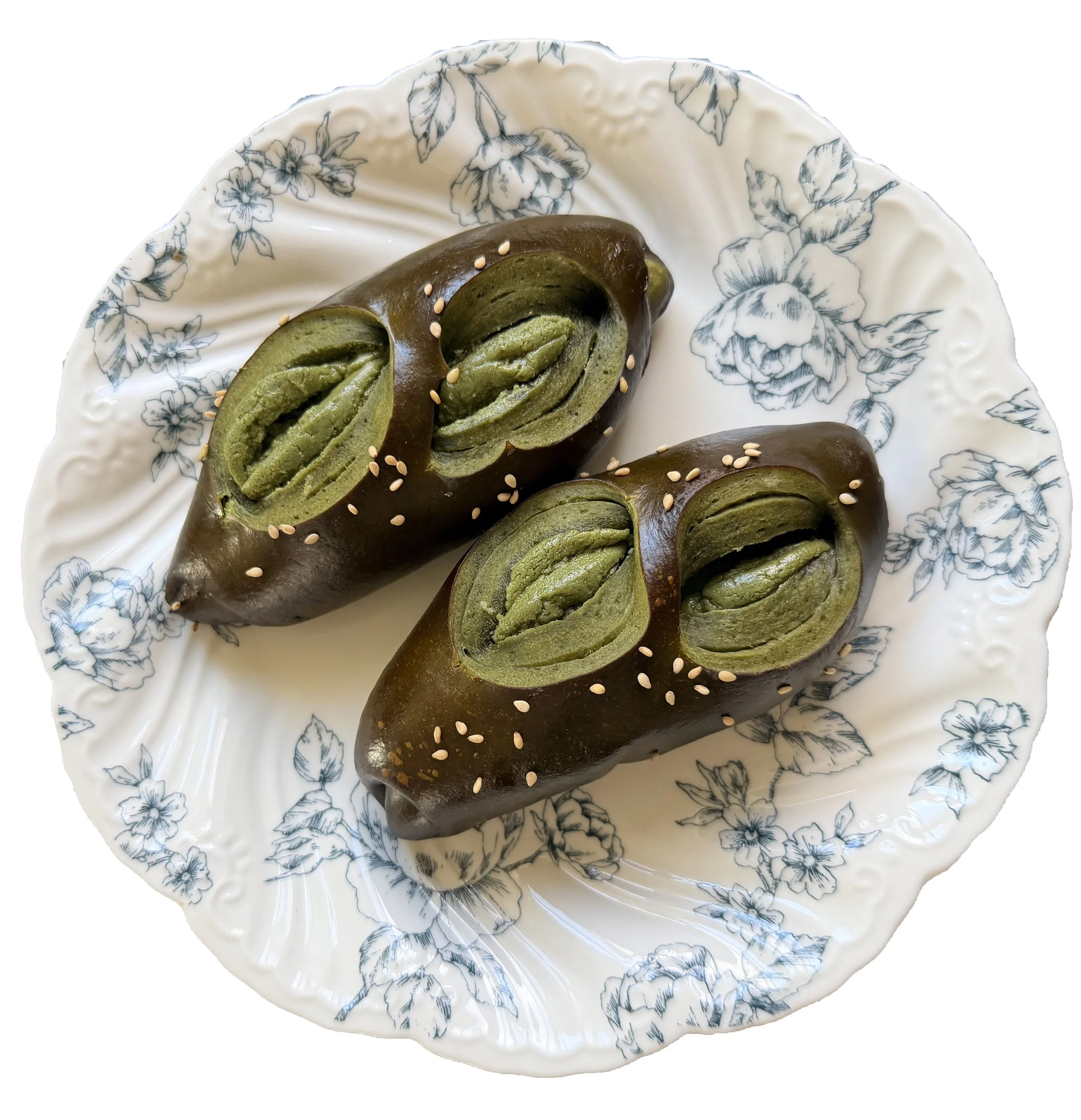 Matcha Milk Crumble Pretzel Bun