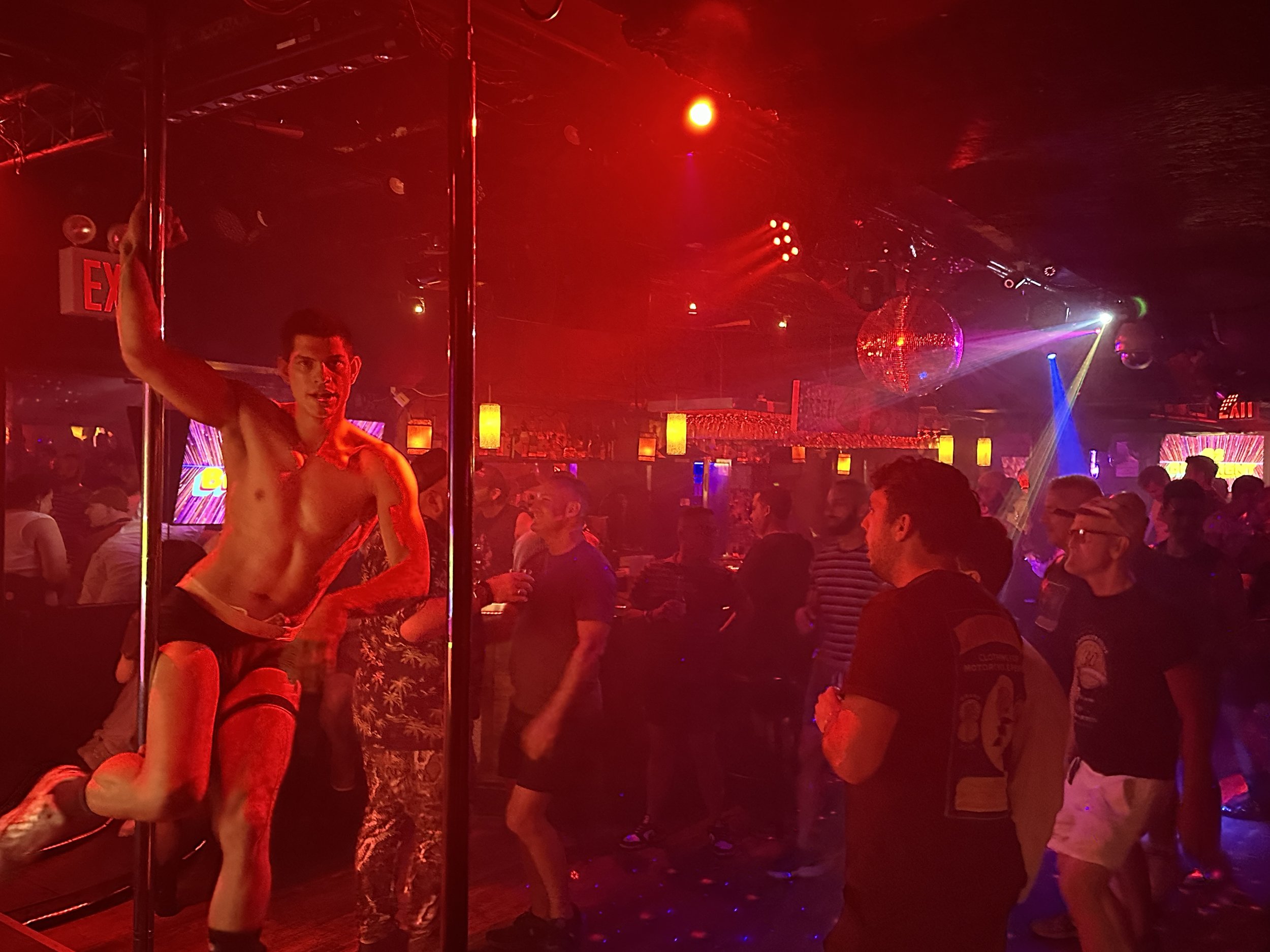 spunk and crowd.jpeg