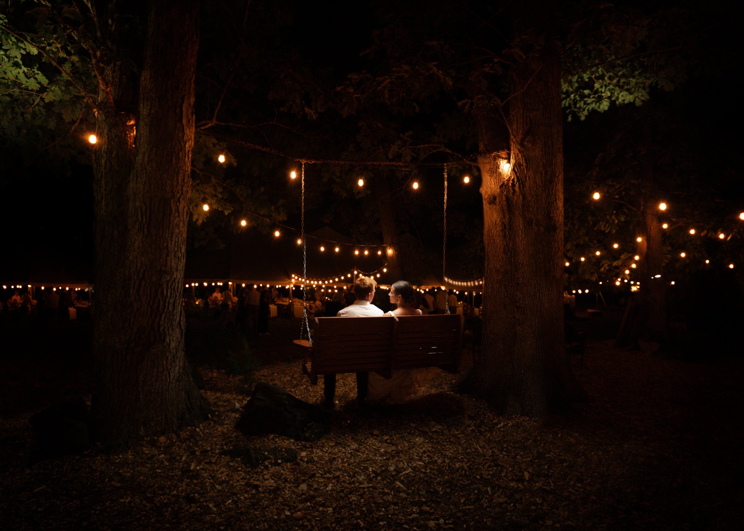 Backlit Wedding Shot/Modern Photography