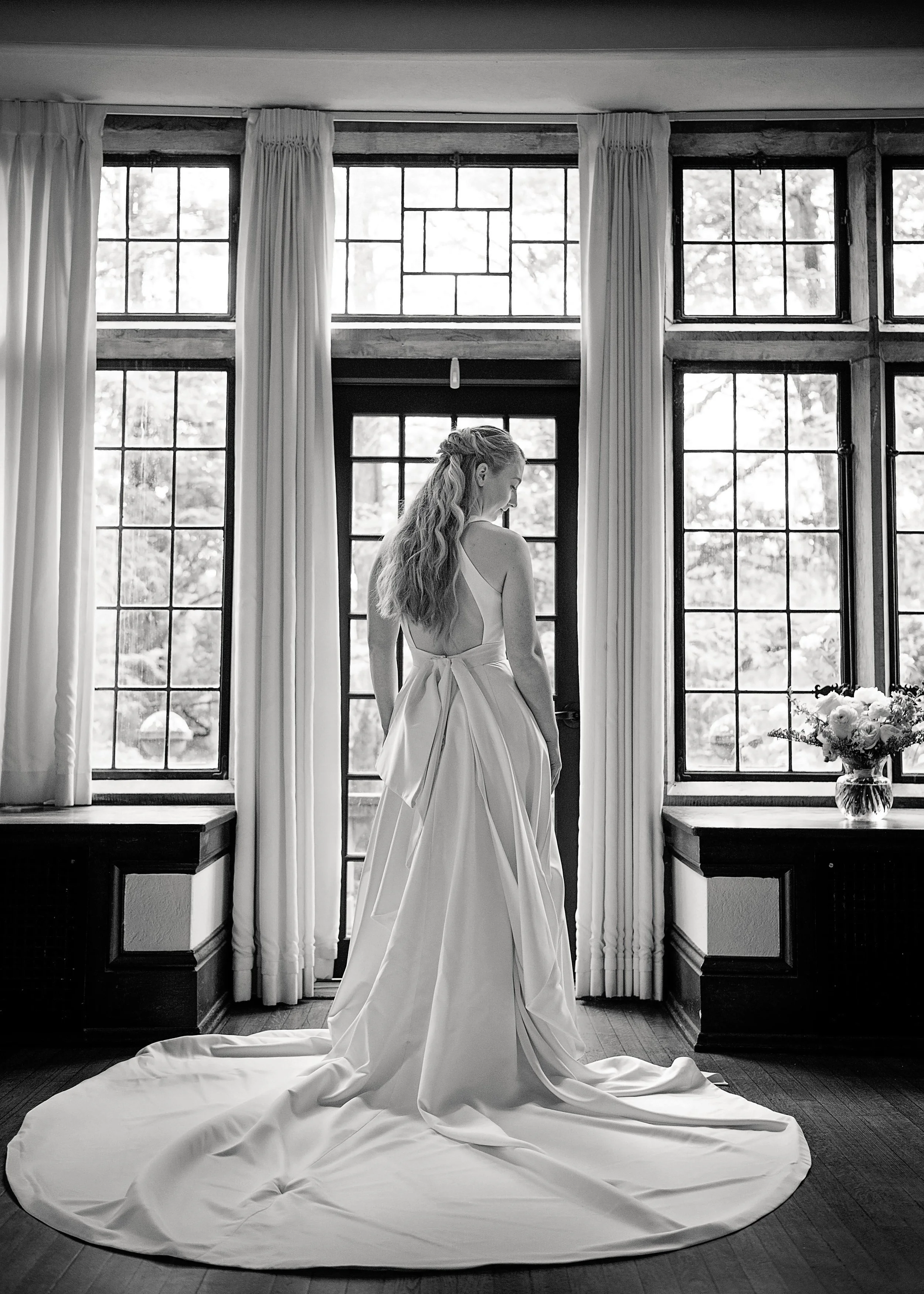 Modern and Elegant Bridal Image