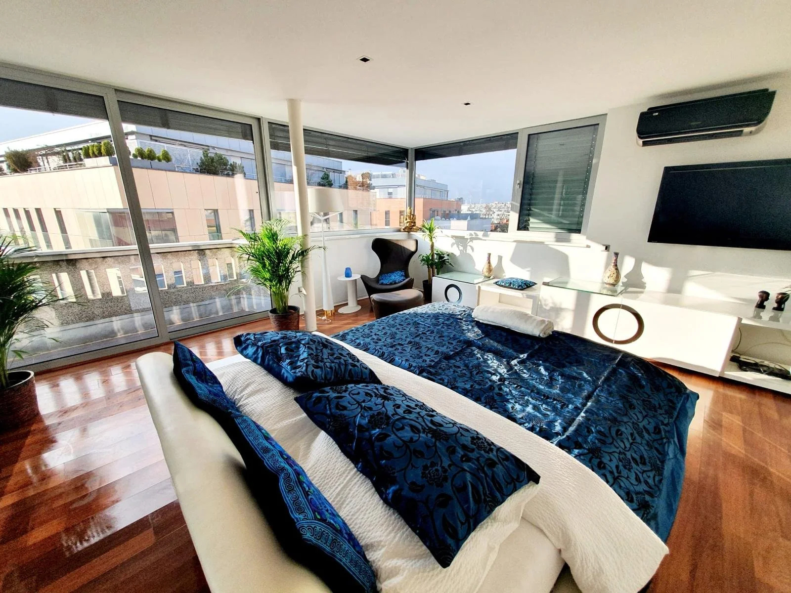 PHOTO-2025-02-25-18-16-14 3.jpg