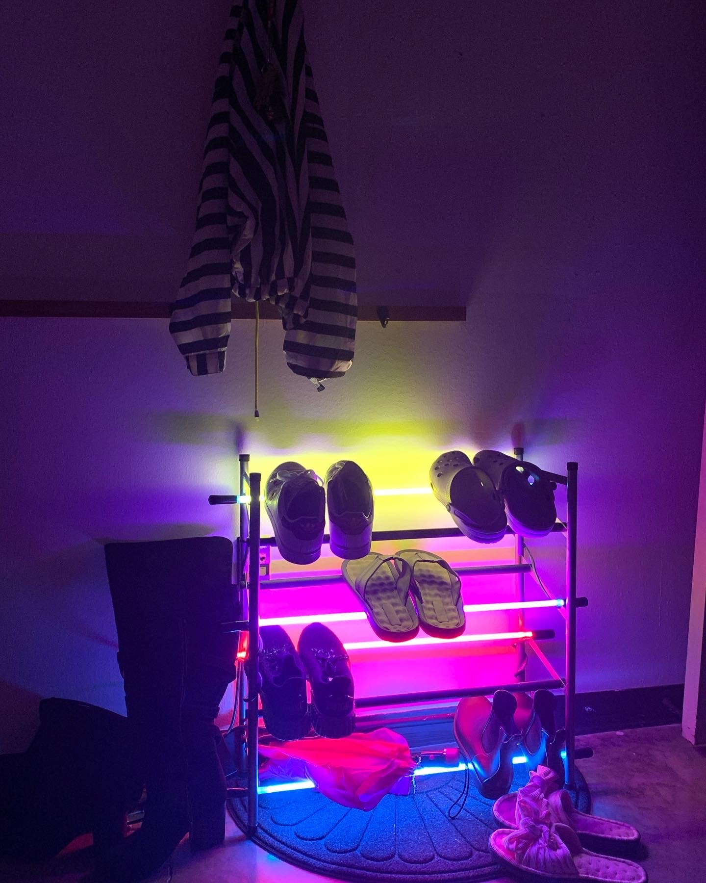 Additional neon concepts (neon, mixed media)