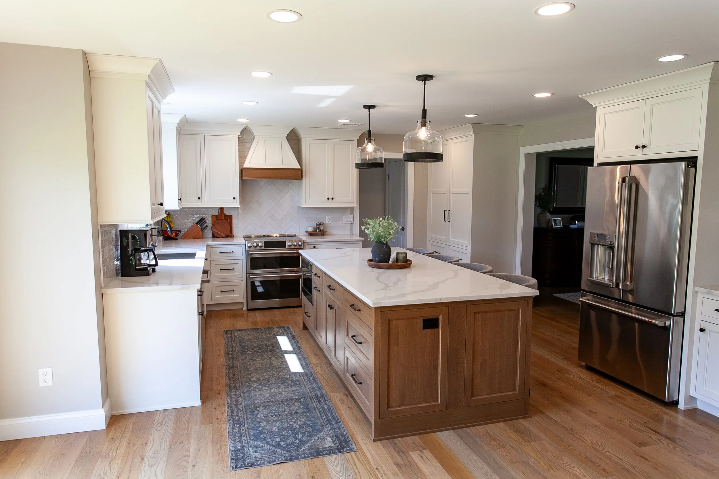 KITCHEN DESIGN, KITCHEN RENOVATION, INTERIOR DESIGN, CUSTOM CABINETRY, CABINETRY DESIGN, KITCHEN ISLAND