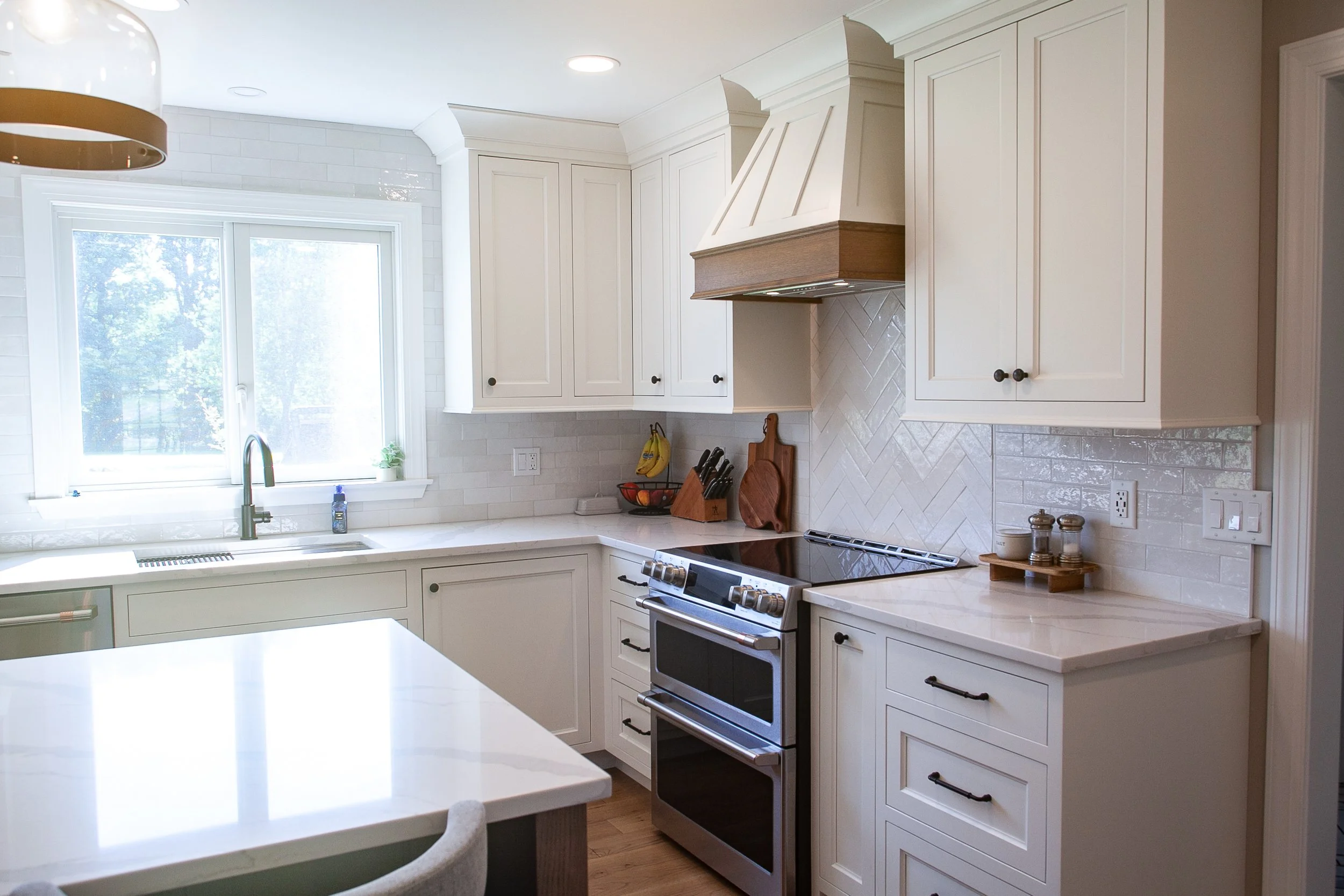 KITCHEN DESIGN, KITCHEN RENOVATION, INTERIOR DESIGN, CUSTOM CABINETRY, CABINETRY DESIGN, KITCHEN ISLAND