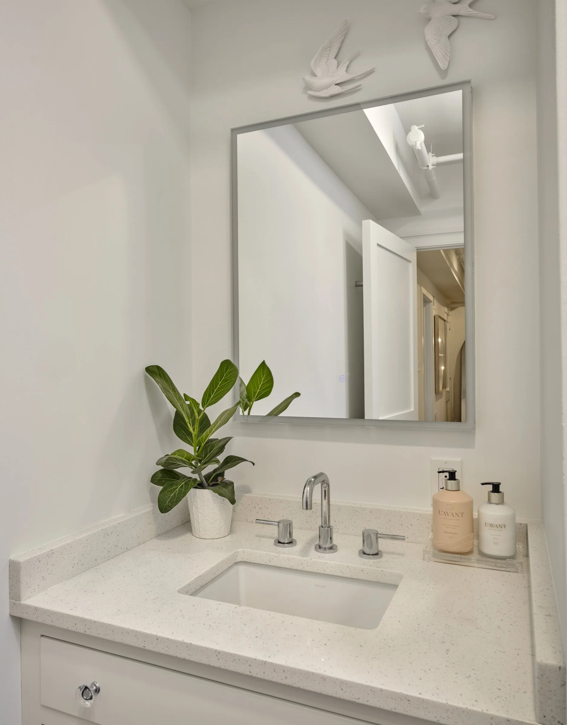 KITCHEN DESIGN, KITCHEN RENOVATION, INTERIOR DESIGN, CUSTOM CABINETRY, CABINETRY DESIGN, KITCHEN ISLAND, BATHROOM CABINETRY, BATHROOM DESIGN