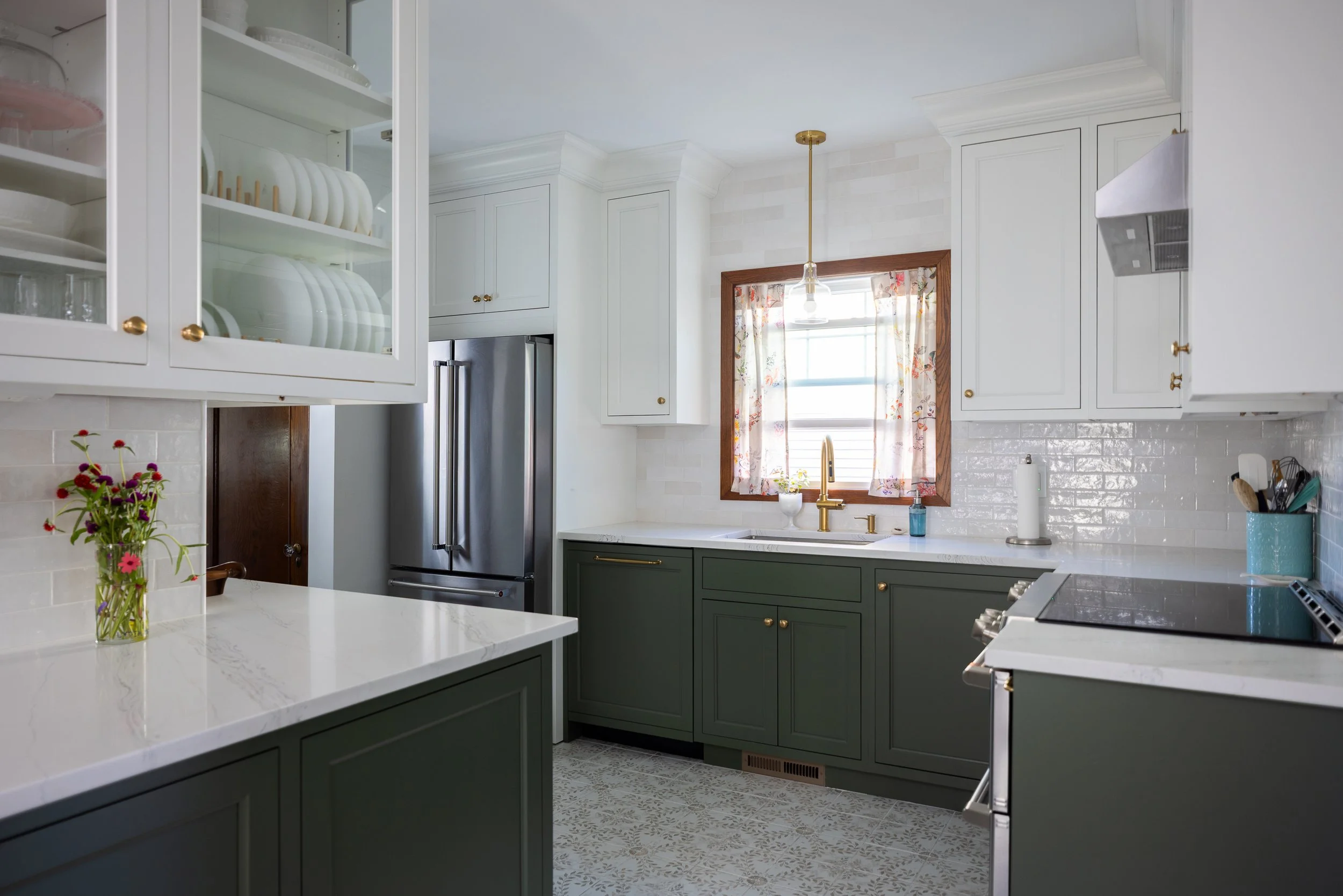 KITCHEN DESIGN, KITCHEN RENOVATION, INTERIOR DESIGN, CUSTOM CABINETRY, CABINETRY DESIGN, KITCHEN ISLAND