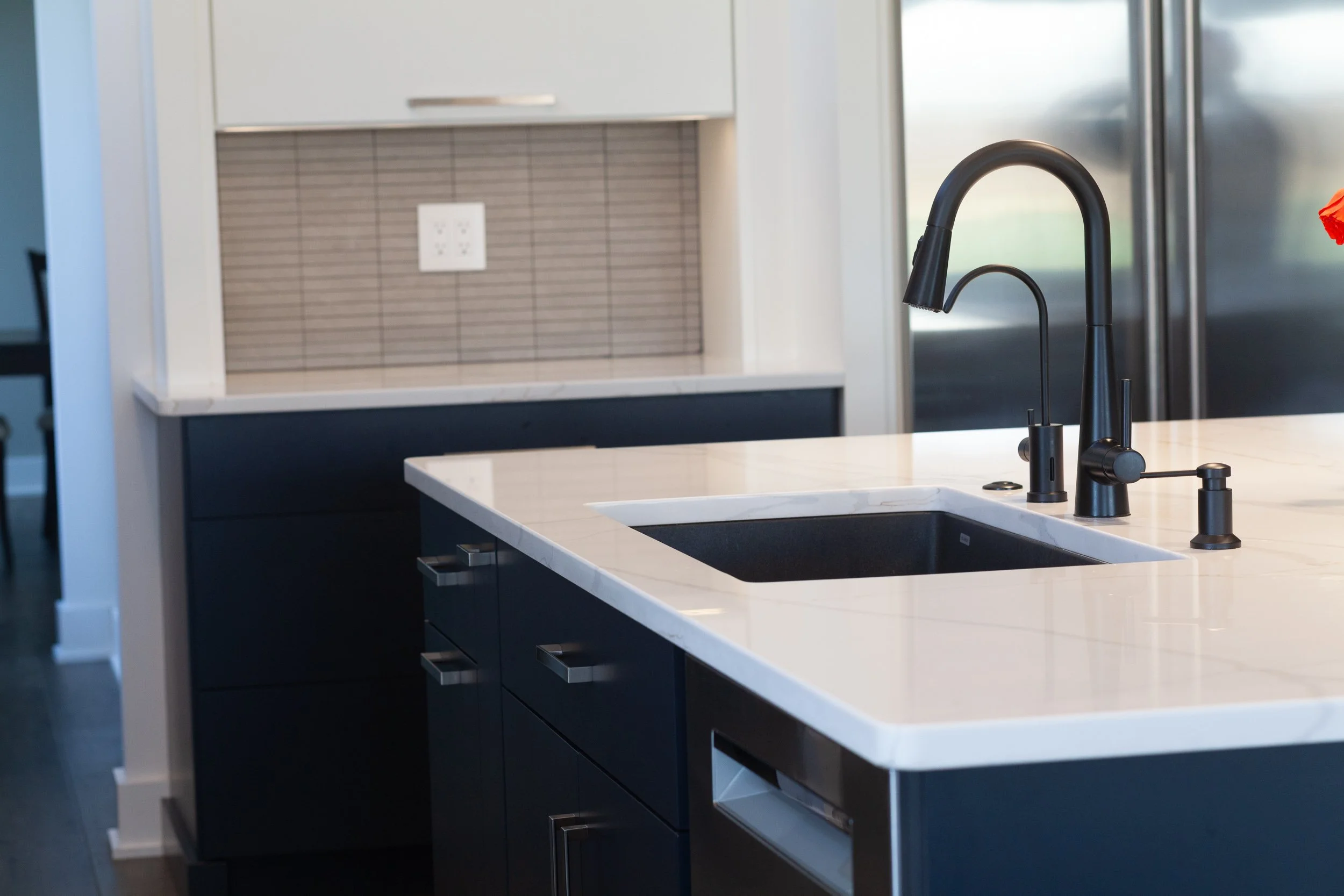 KITCHEN DESIGN, KITCHEN RENOVATION, INTERIOR DESIGN, CUSTOM CABINETRY, CABINETRY DESIGN, KITCHEN ISLAND