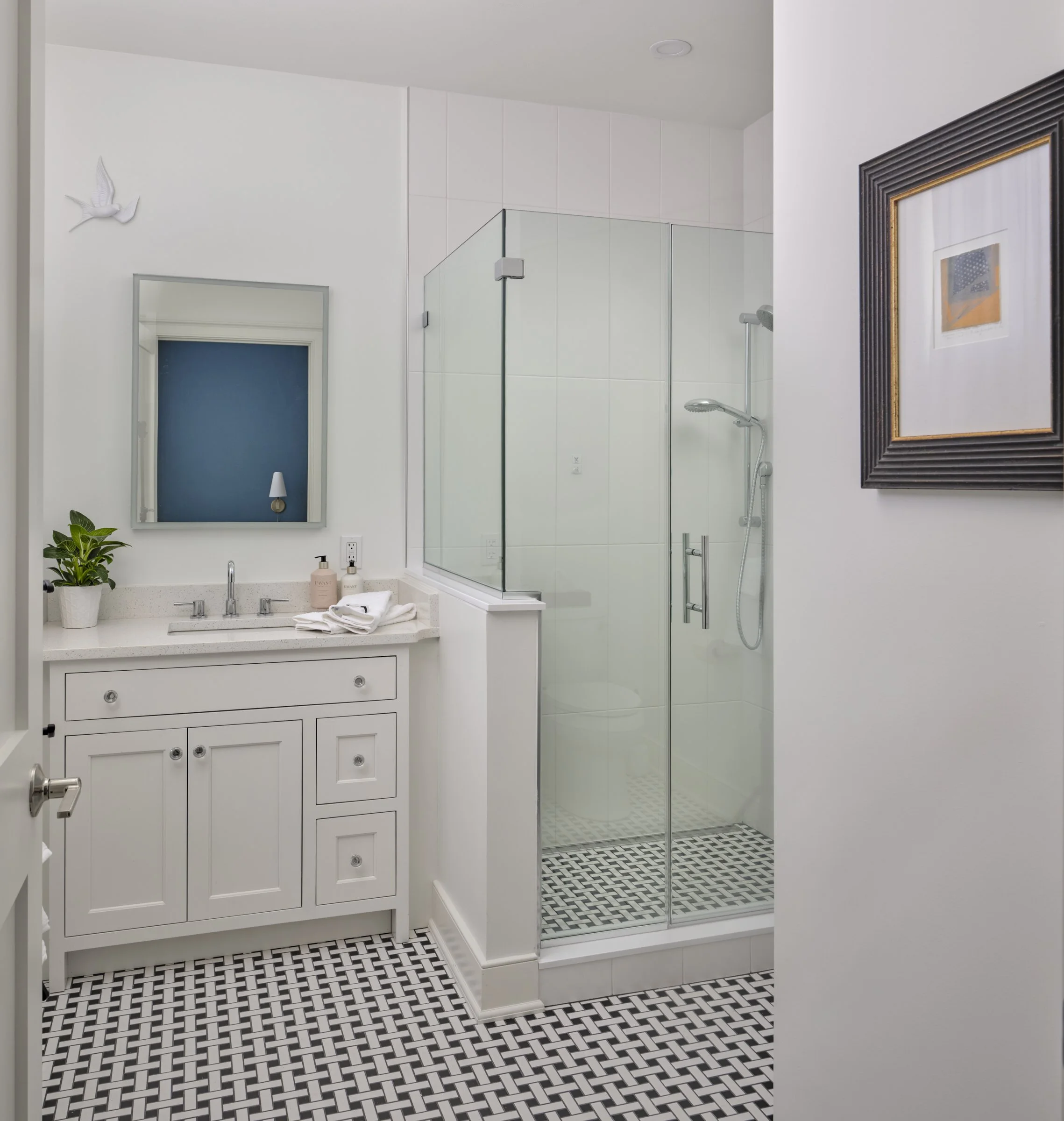 KITCHEN DESIGN, KITCHEN RENOVATION, INTERIOR DESIGN, CUSTOM CABINETRY, CABINETRY DESIGN, KITCHEN ISLAND, BATHROOM CABINETRY, BATHROOM DESIGN