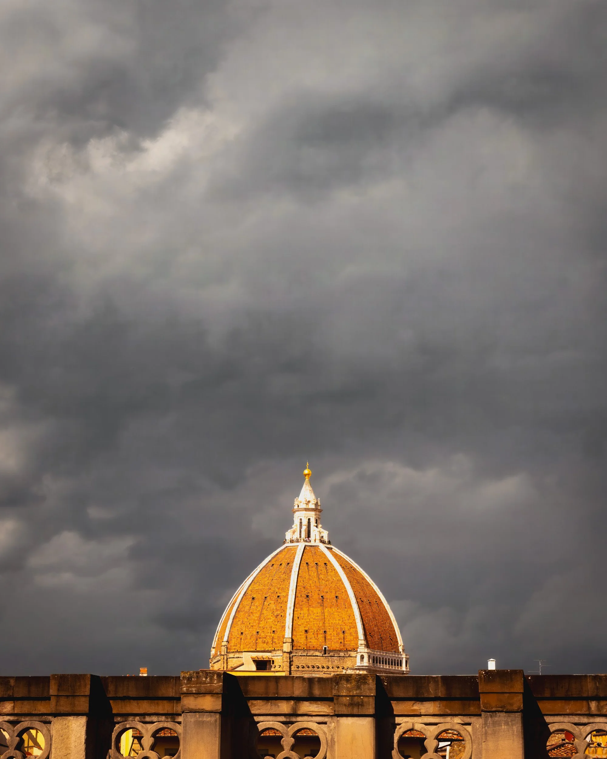 Between Sun and Storm - 3668
