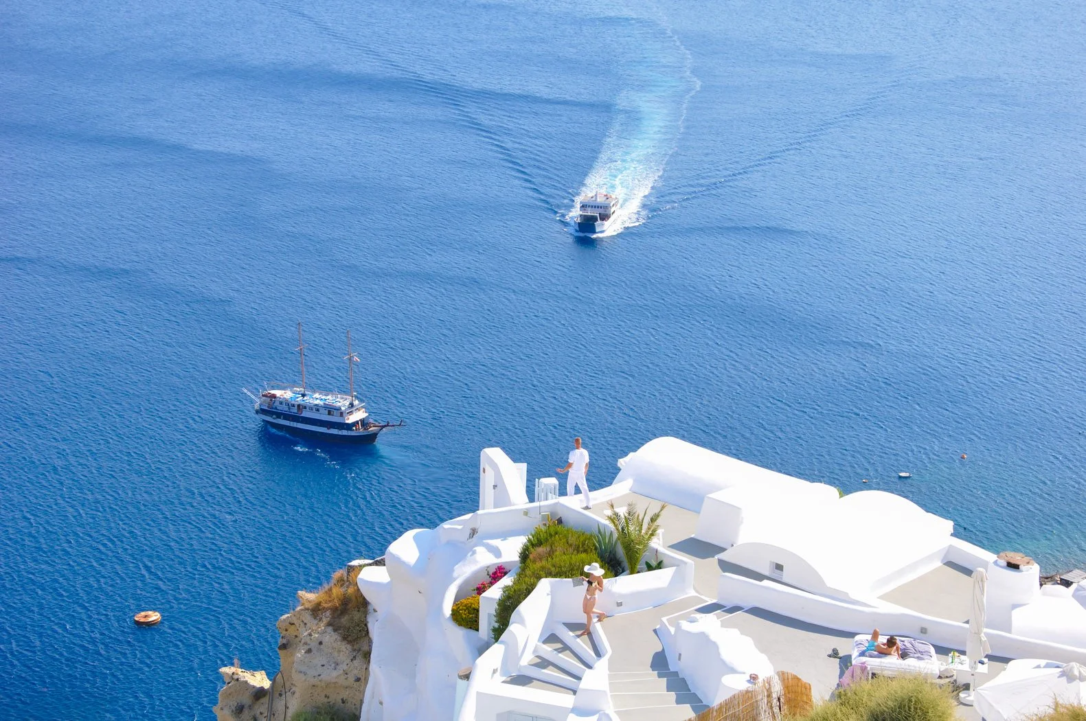 A Meeting Place in Fira - 1074
