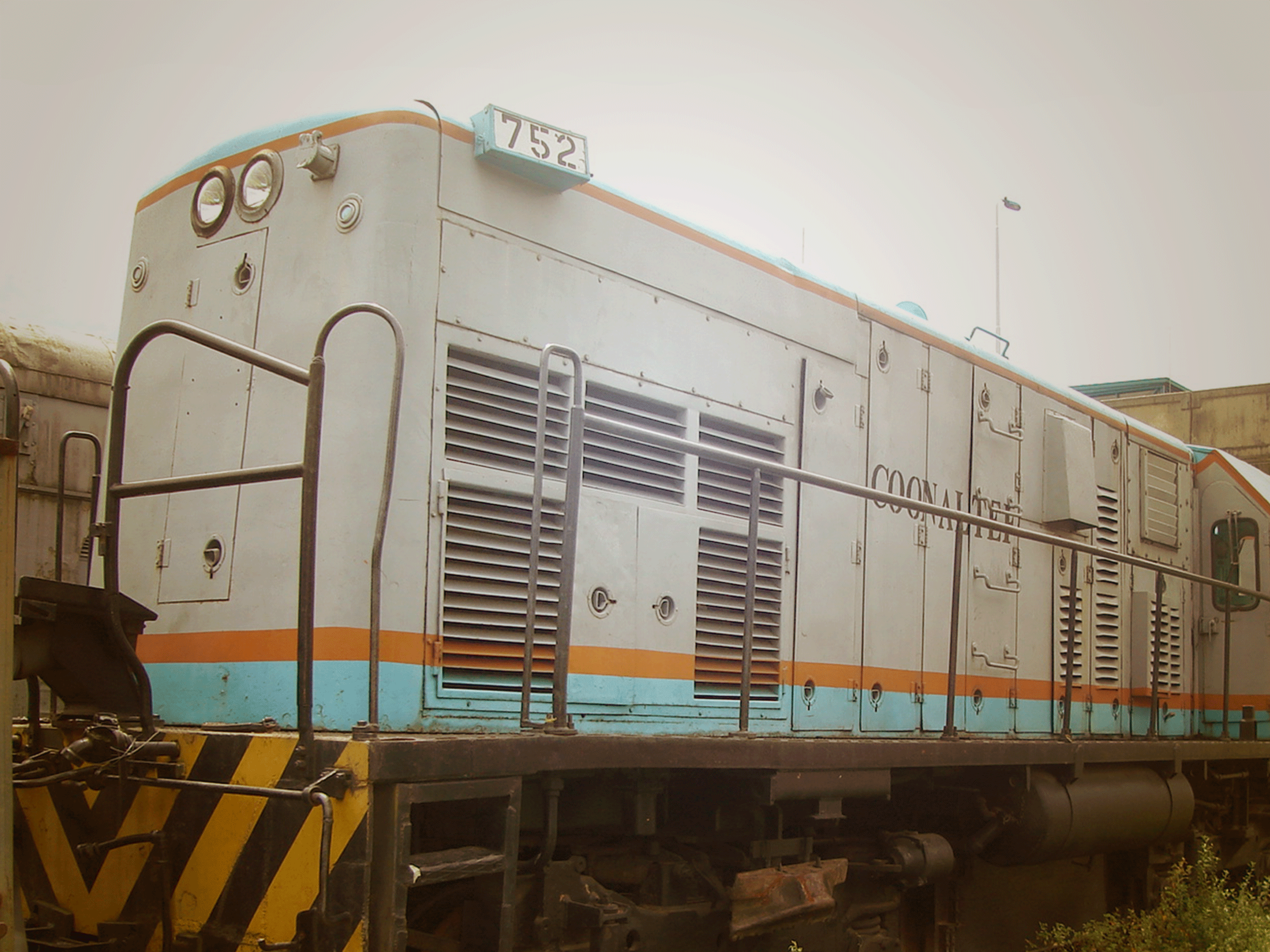 El silbato que nunca dejó de sonar: El origen de "Que pase el tren"