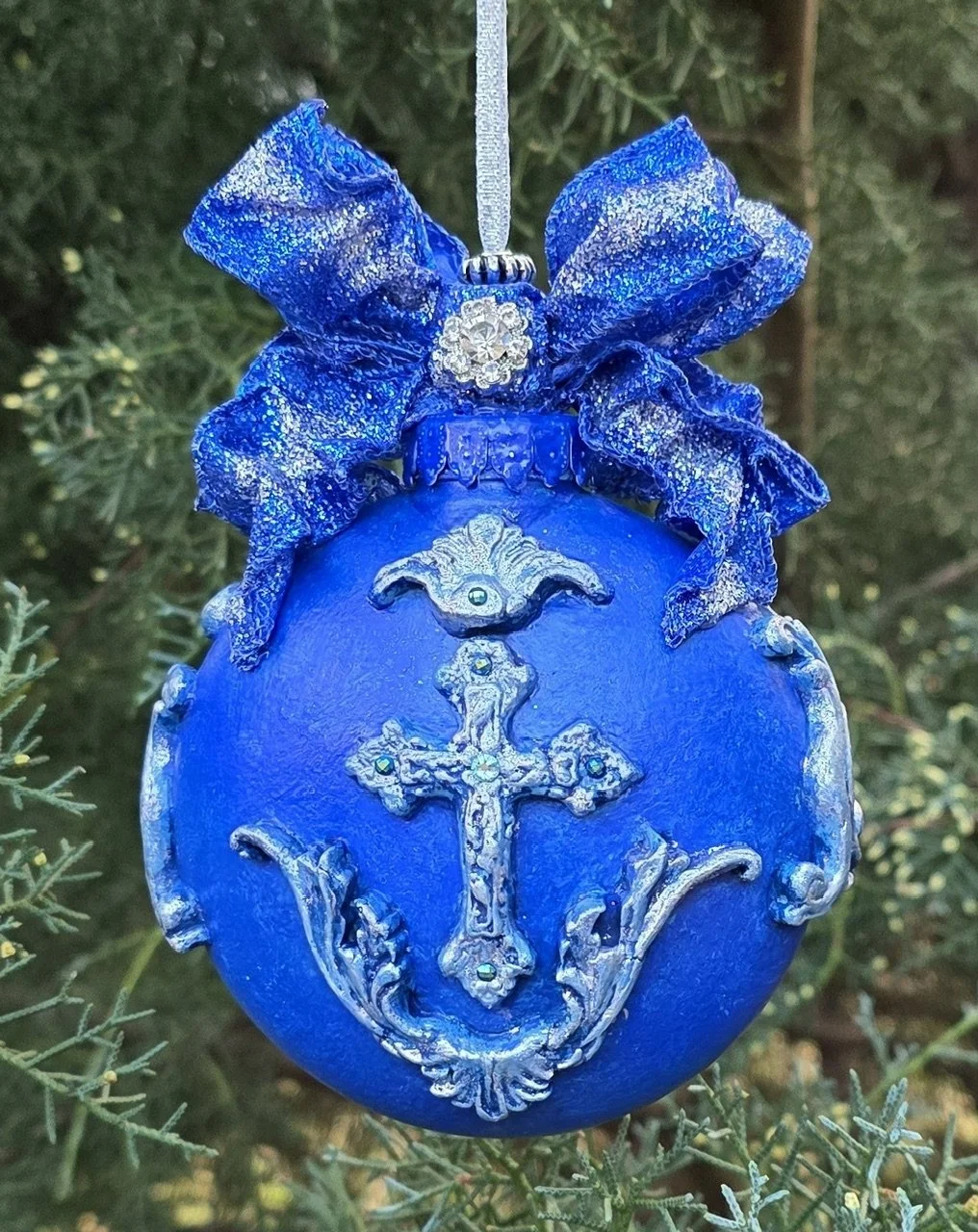 Celestial Blue Cross Ornament – Sacred Elegance in Cobalt