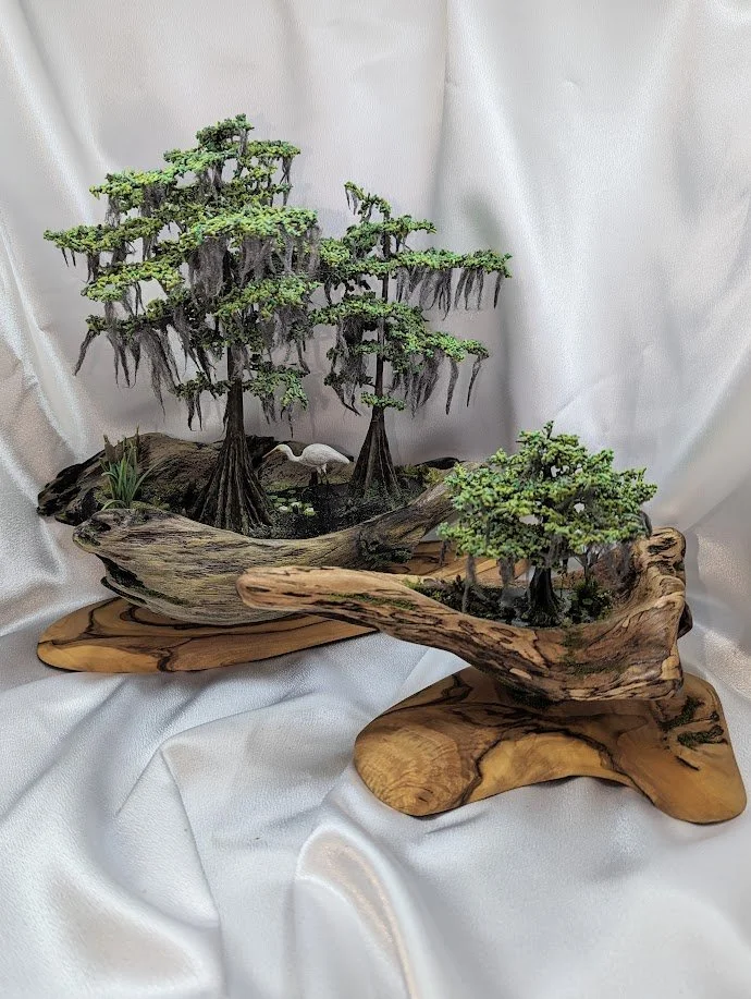 🟢 Available :
Handcrafted miniature Louisiana Sinker Bald Cypress with Spanish Moss and Wildlife micro swamps dioramas by Art Illusions by Young
