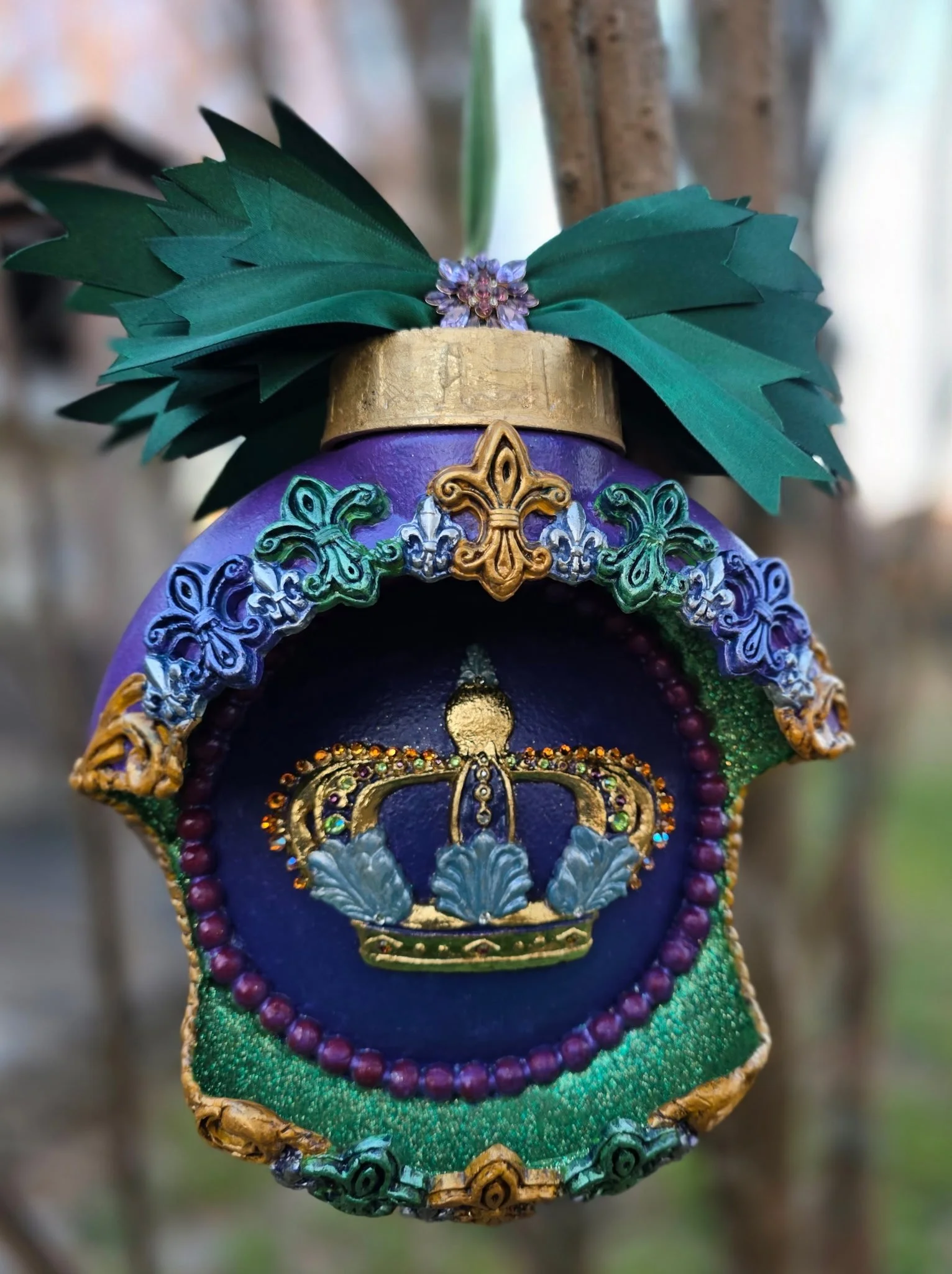 Dual Crown Royalty Ornament – King & Queen of Carnival