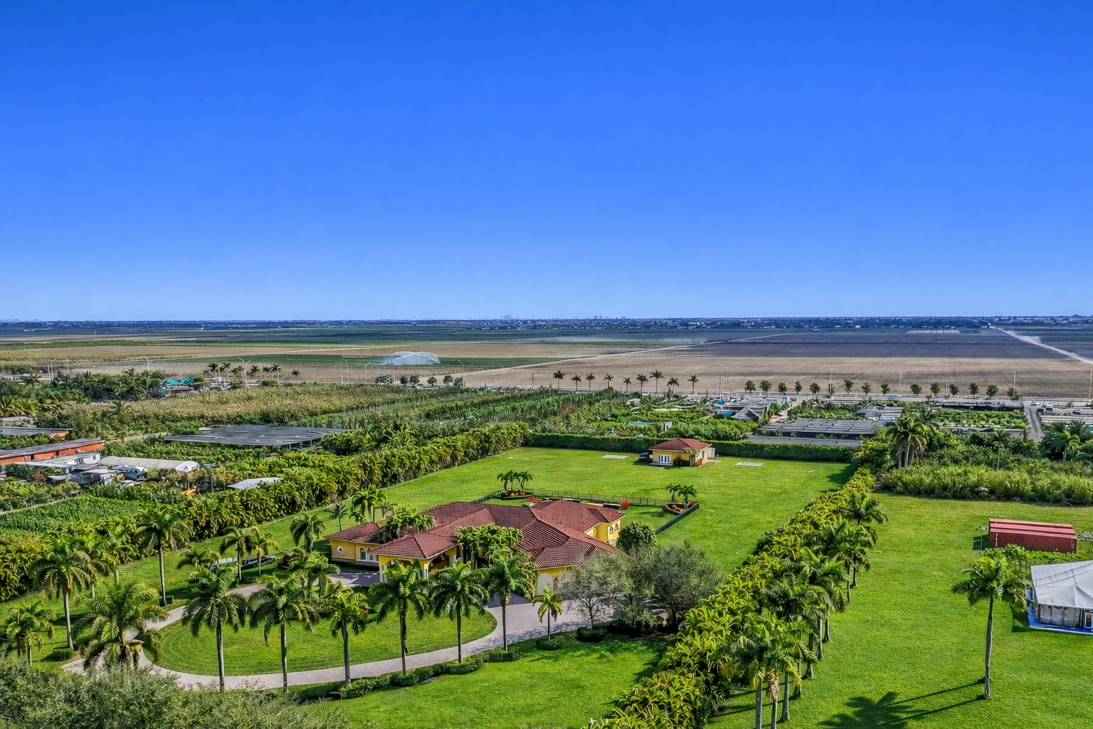 14901 SW 179th Ave (3 of 25).png