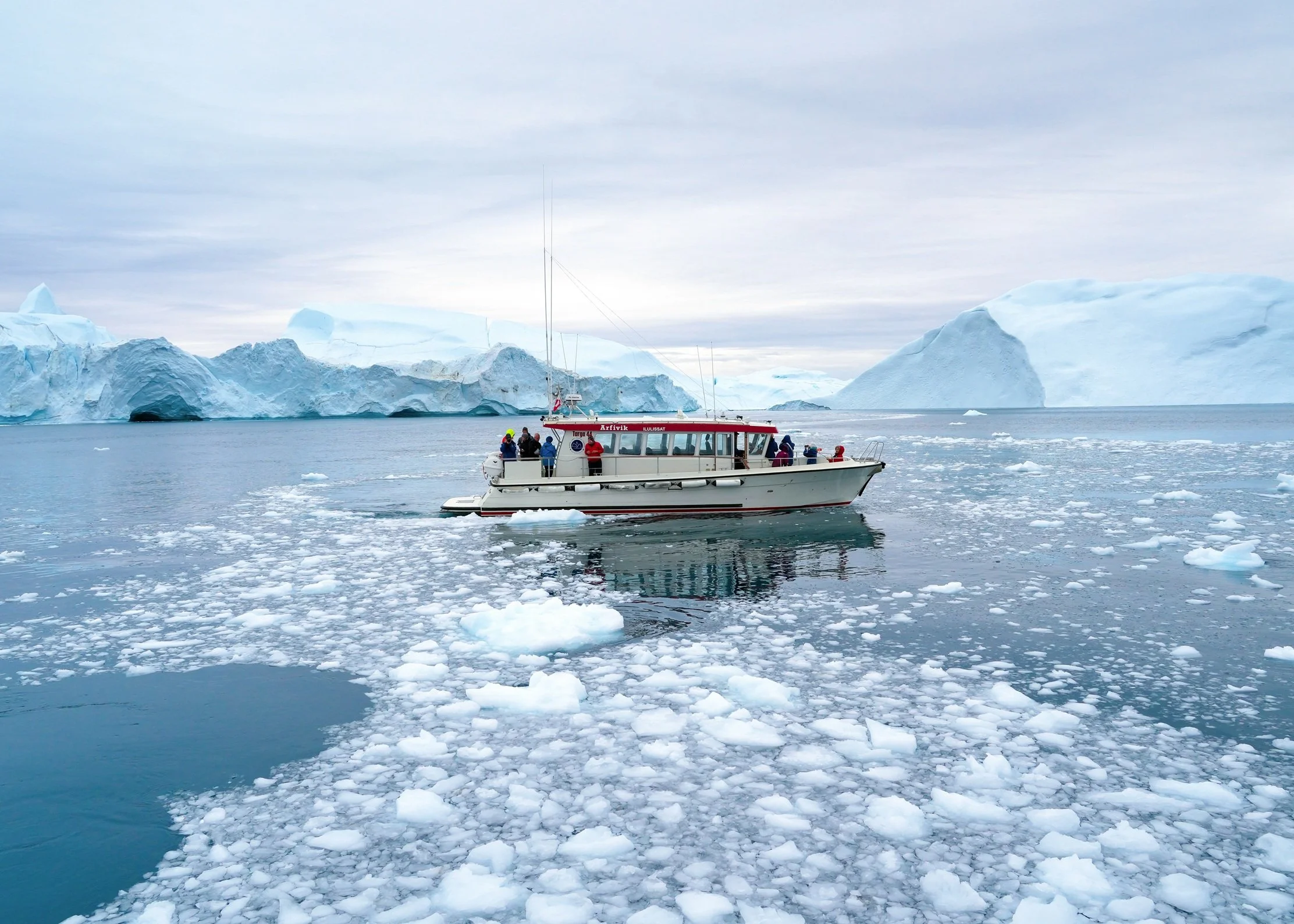 2026-8-31 - Ilulissat - ice and boats 0 - small.jpg