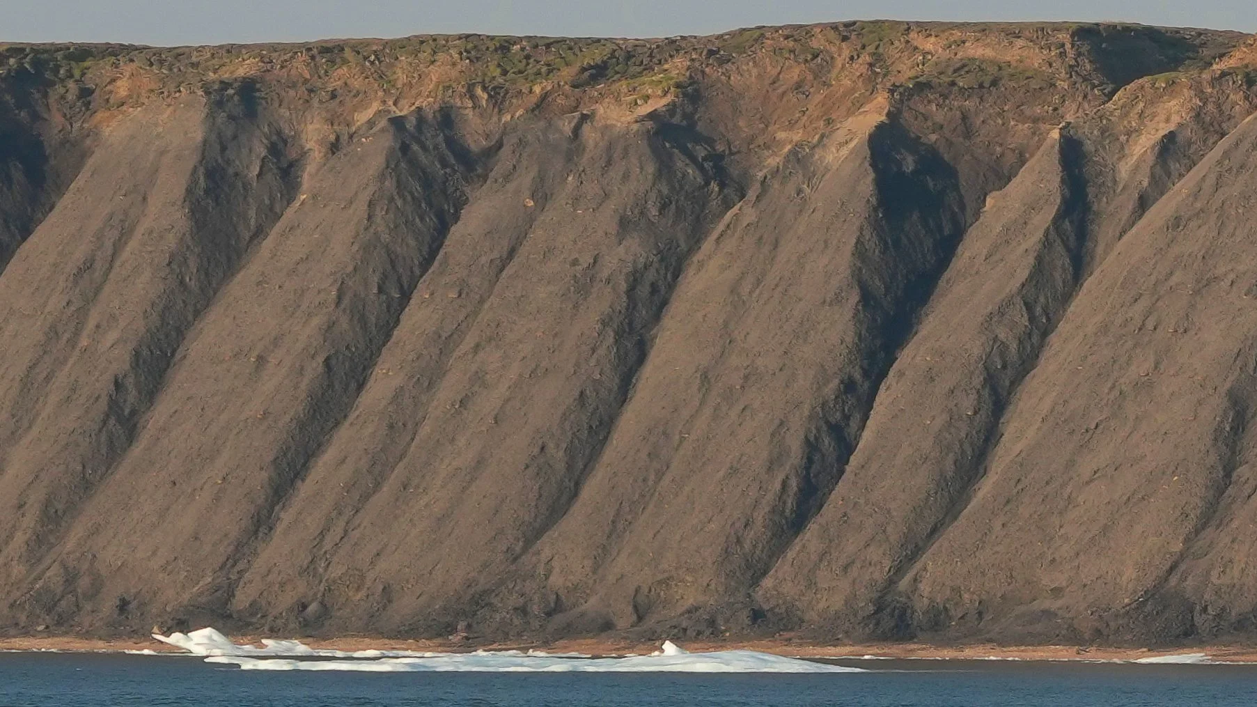 2026-8-17 - Smoking Hills - Folds in the earth 1e.jpg