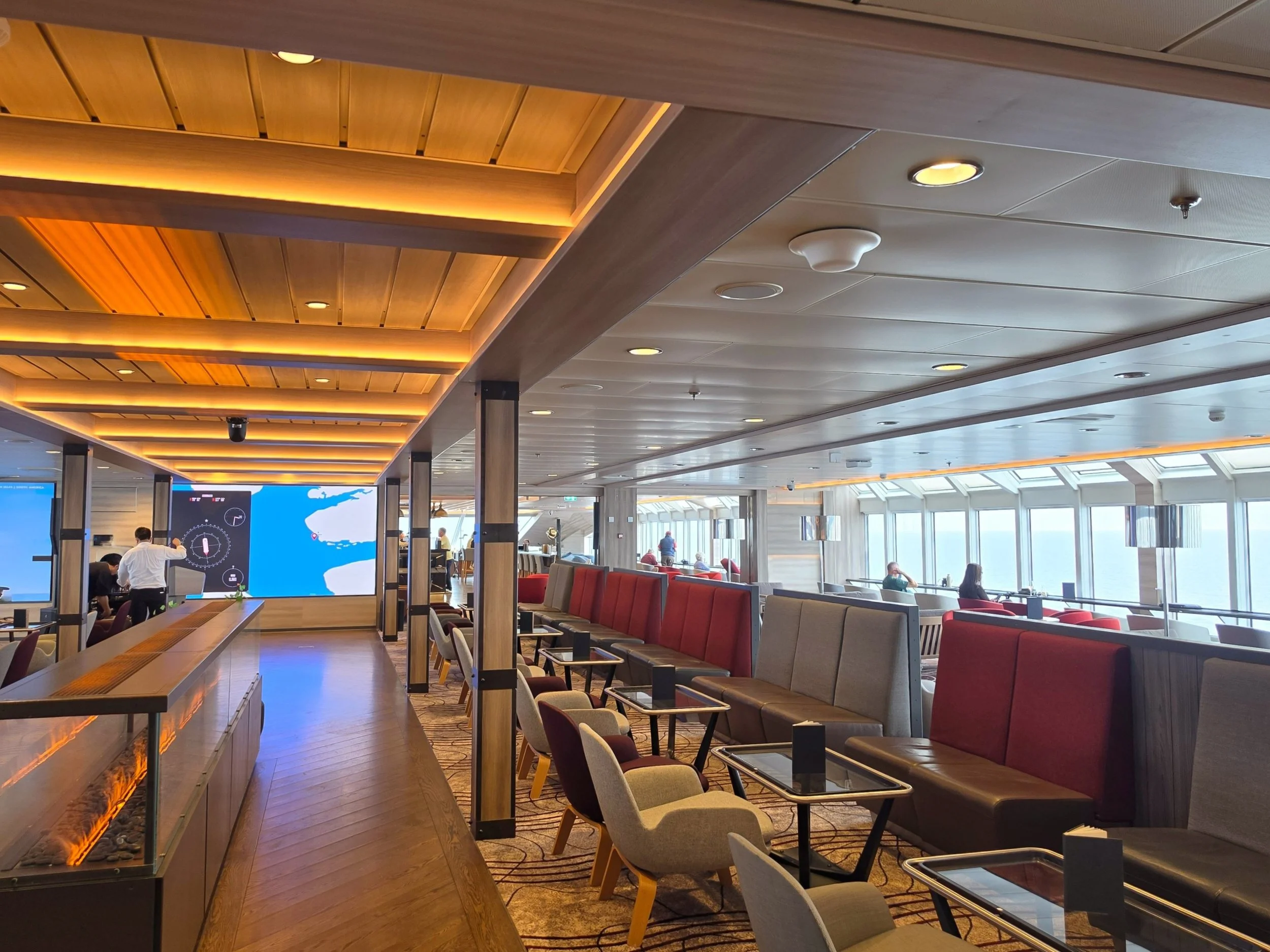 2026-8-18 - Roald Amundsen Explorer Lounge 2.jpg