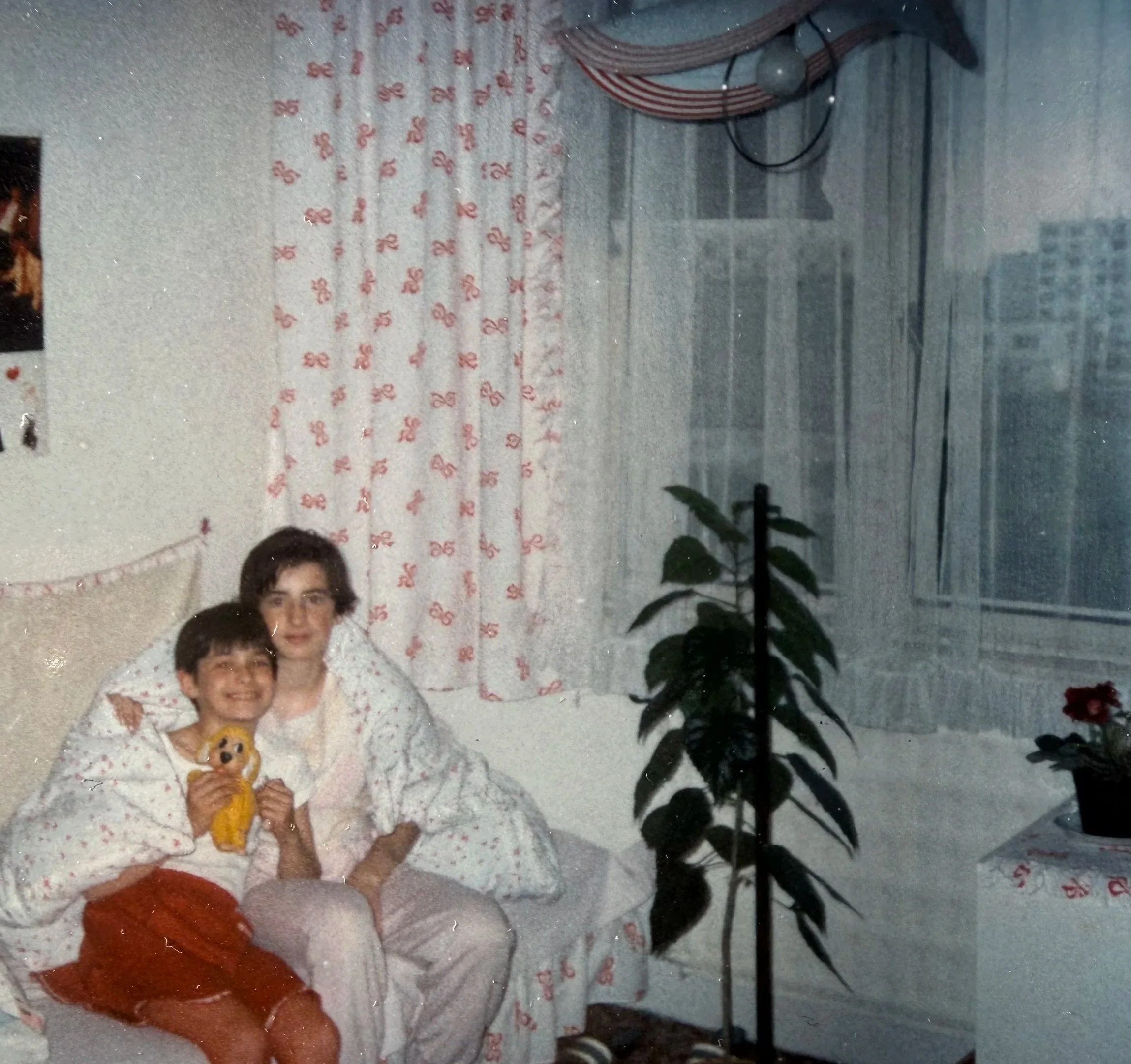 Andrea as a child with her sister in her childhood bedroom in Slovakia, where her love of color and design first began.