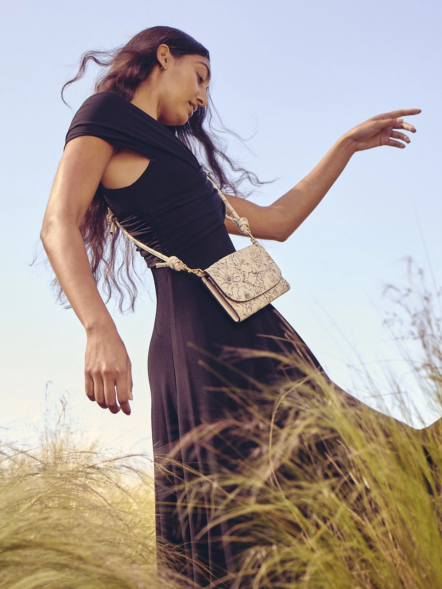 VB_Location_S13_wildwood Wallet Crossbody_0212.jpg