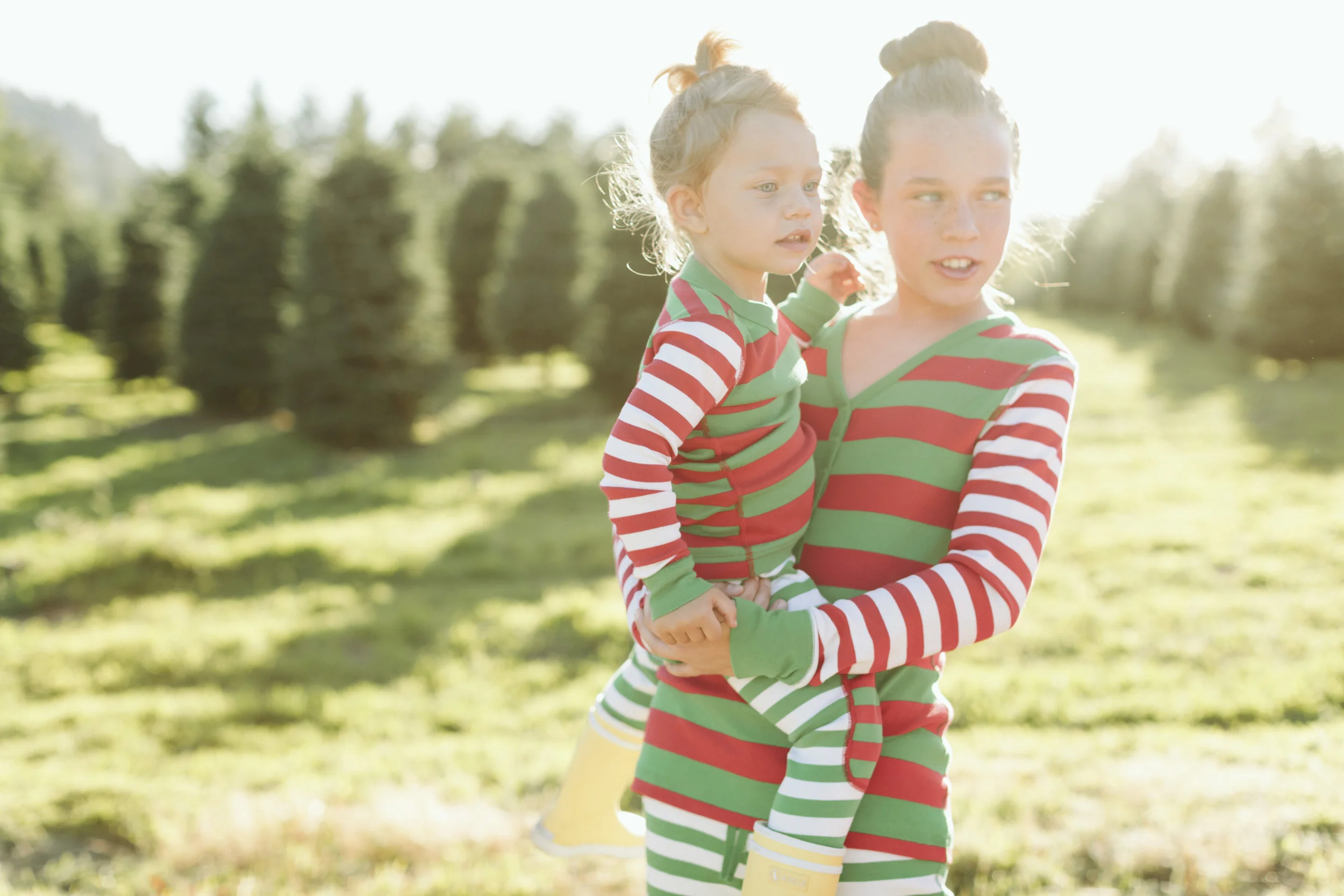 H17_E_FamilyMixedHolidayLJ_B _0024_NoCrop.jpg