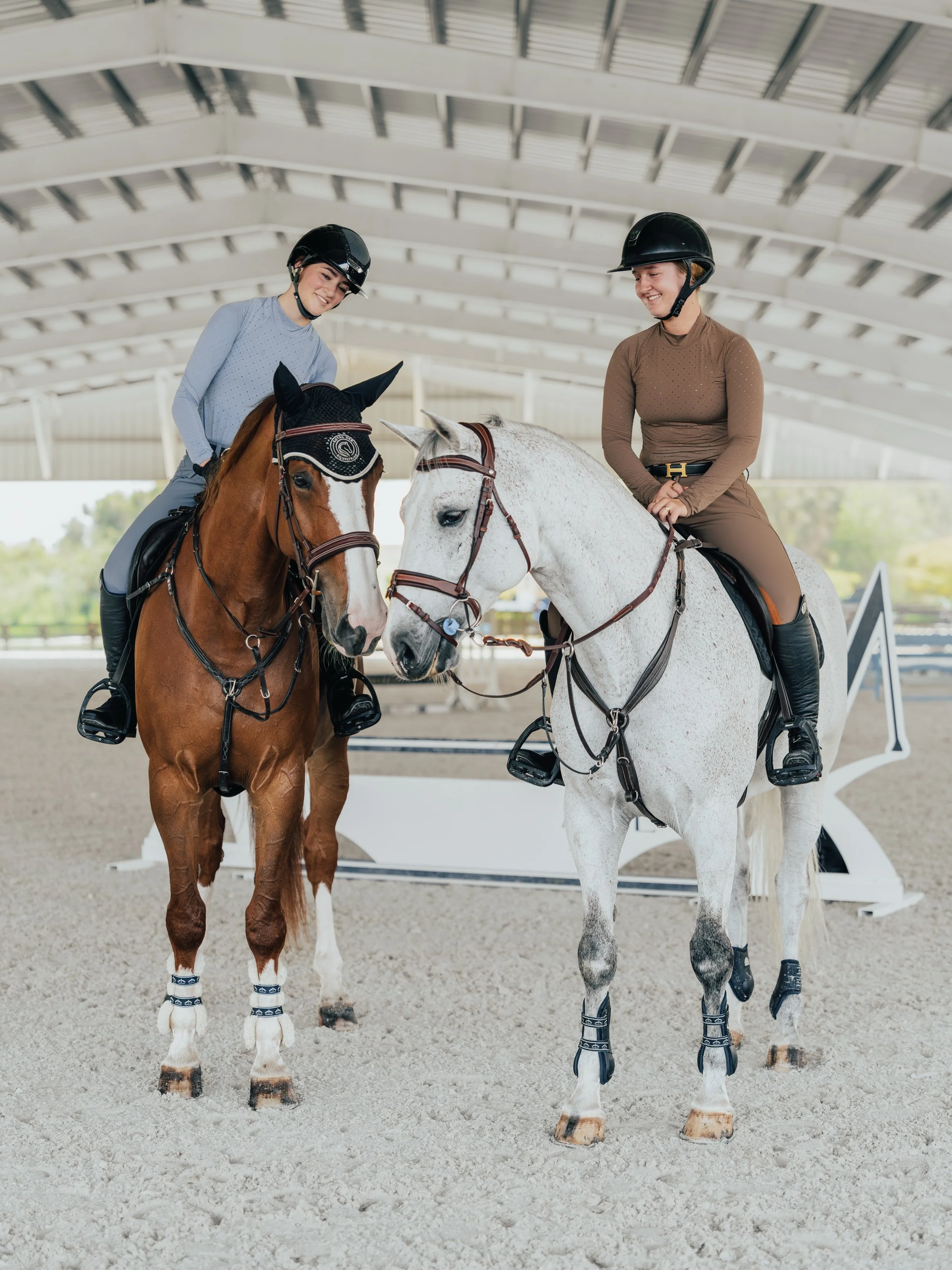 double trouble in @dapplebayeq //

#horsegirl #equestrianlife #brandphotography #equestrianphotographer