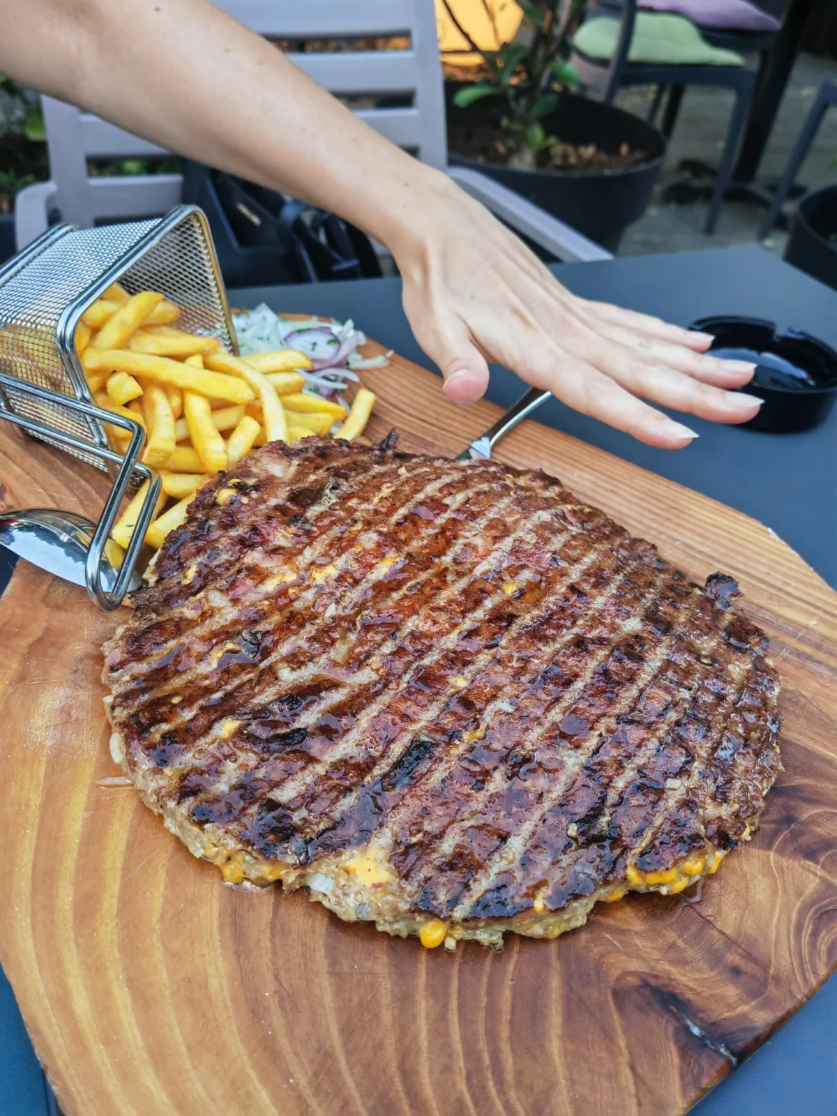 A picture of a meal.