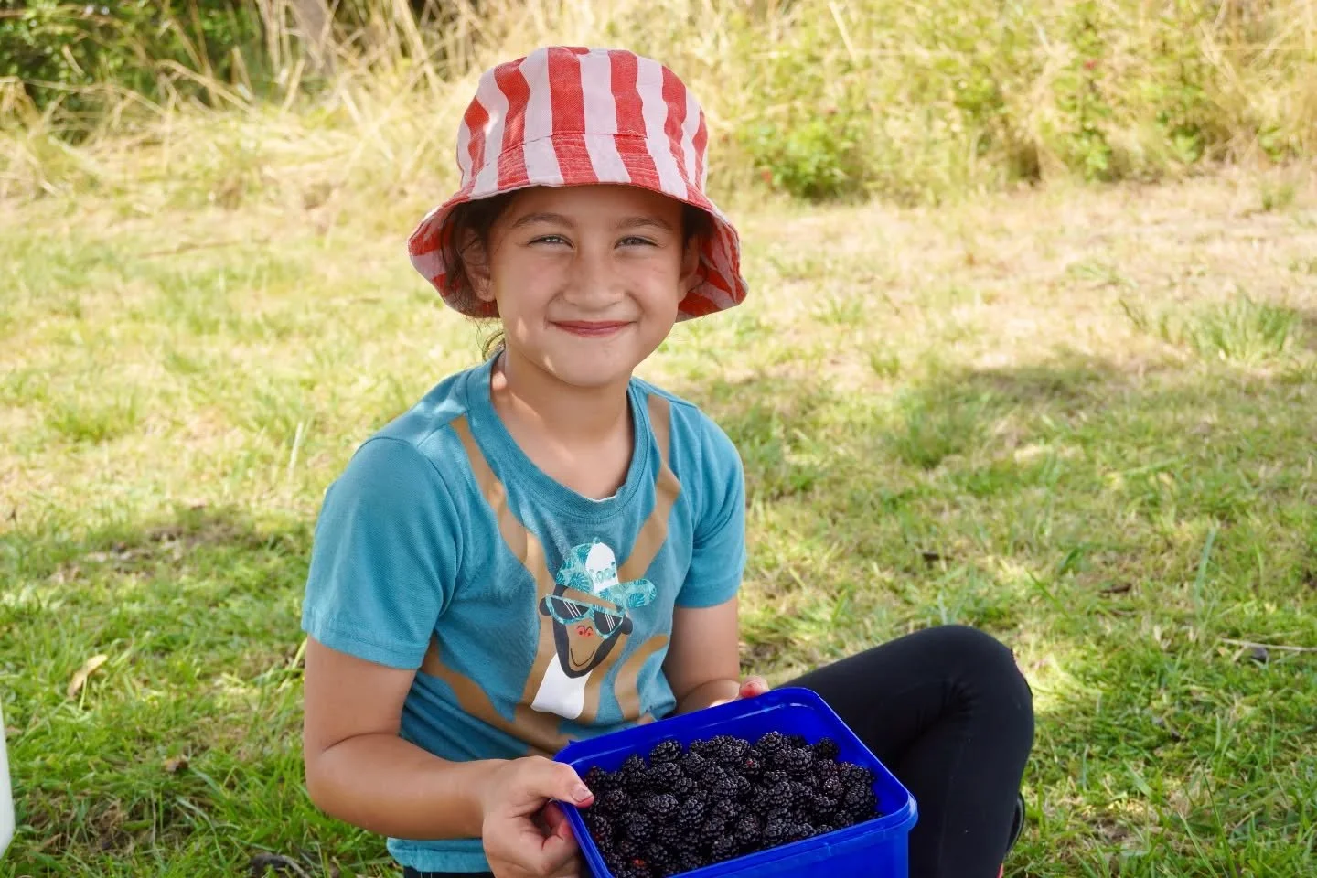 The actual cutest moment from 2025. "It's not my favorite shirt, but it's ok if you post it." New years eve berry picking with the K's