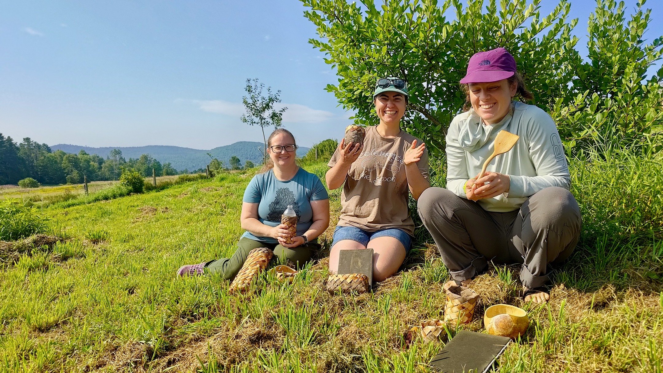 CLASS ANNOUNCMENT
Last year I ran Way of the Woods, a one weekend a month March-Sep Forest naturalist and traditional handcraft course through Roots School. This year I have updated and adapted the curriculum. Here are the highlights:

Less cold (We 