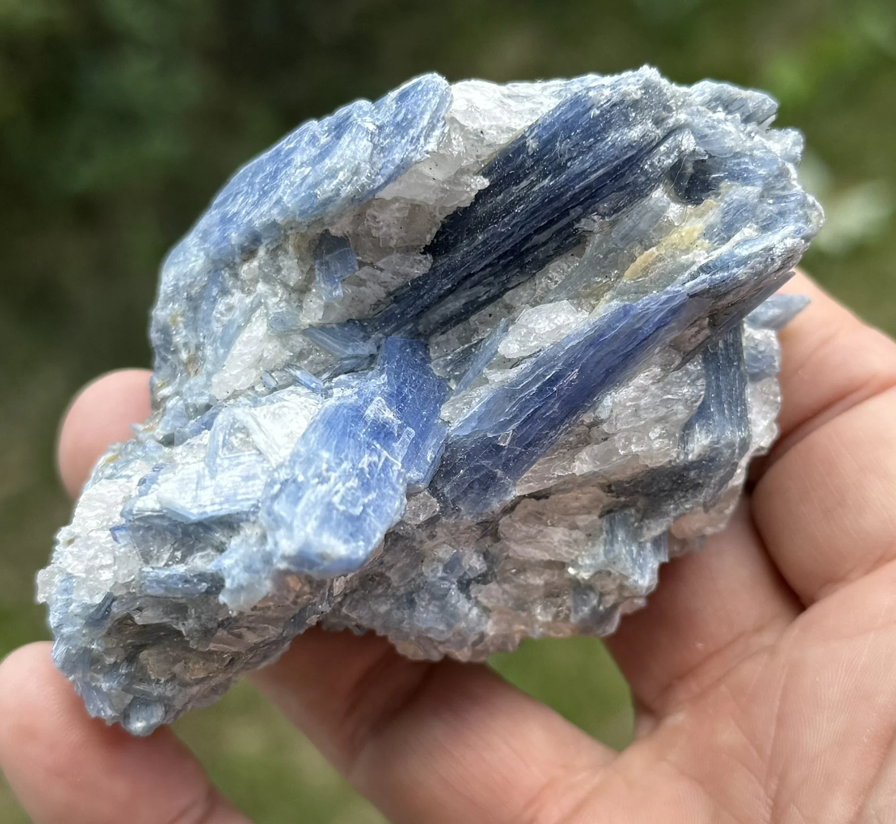 Blue Kyanite specimen