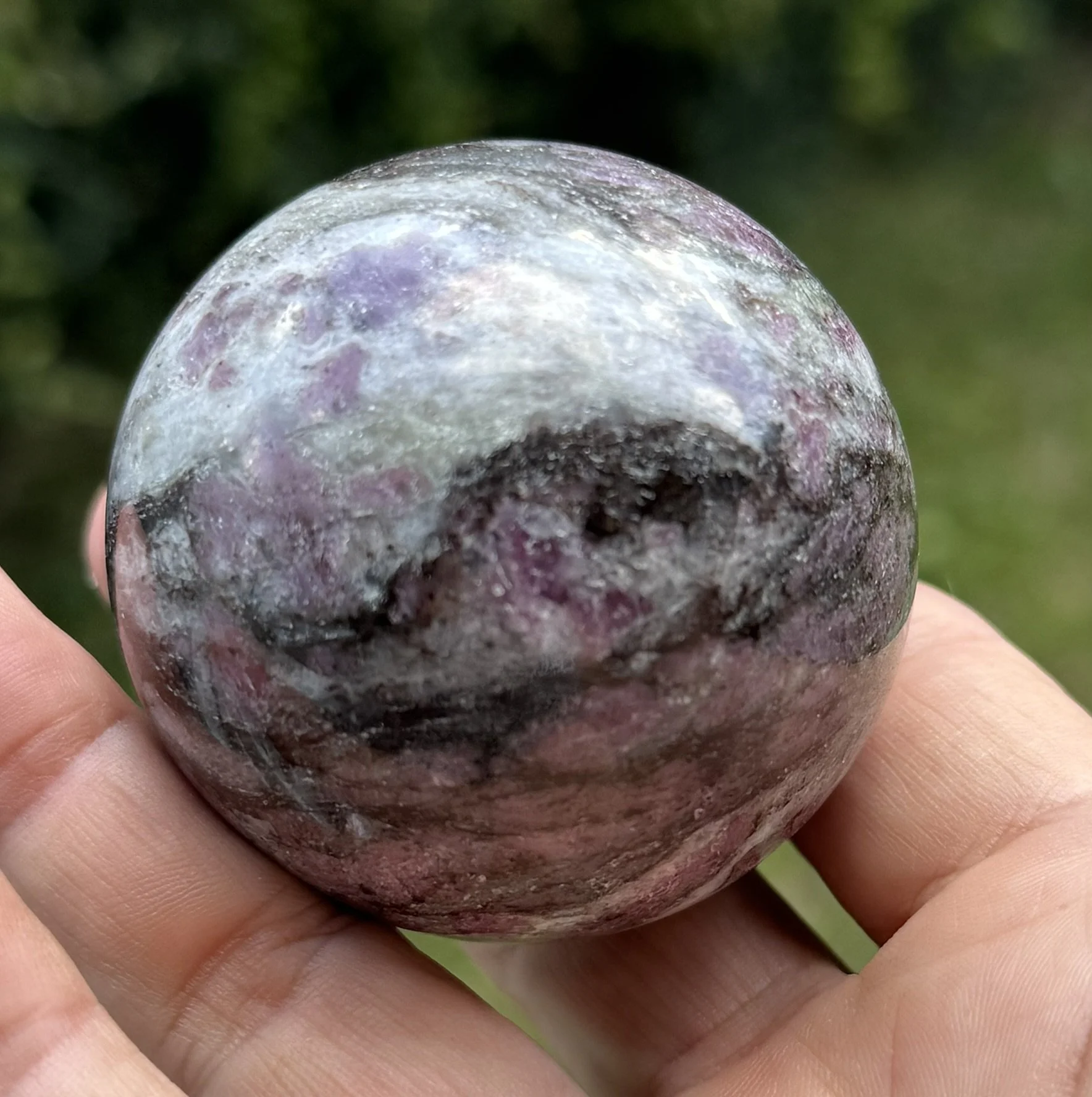 Garnet sphere 52mm