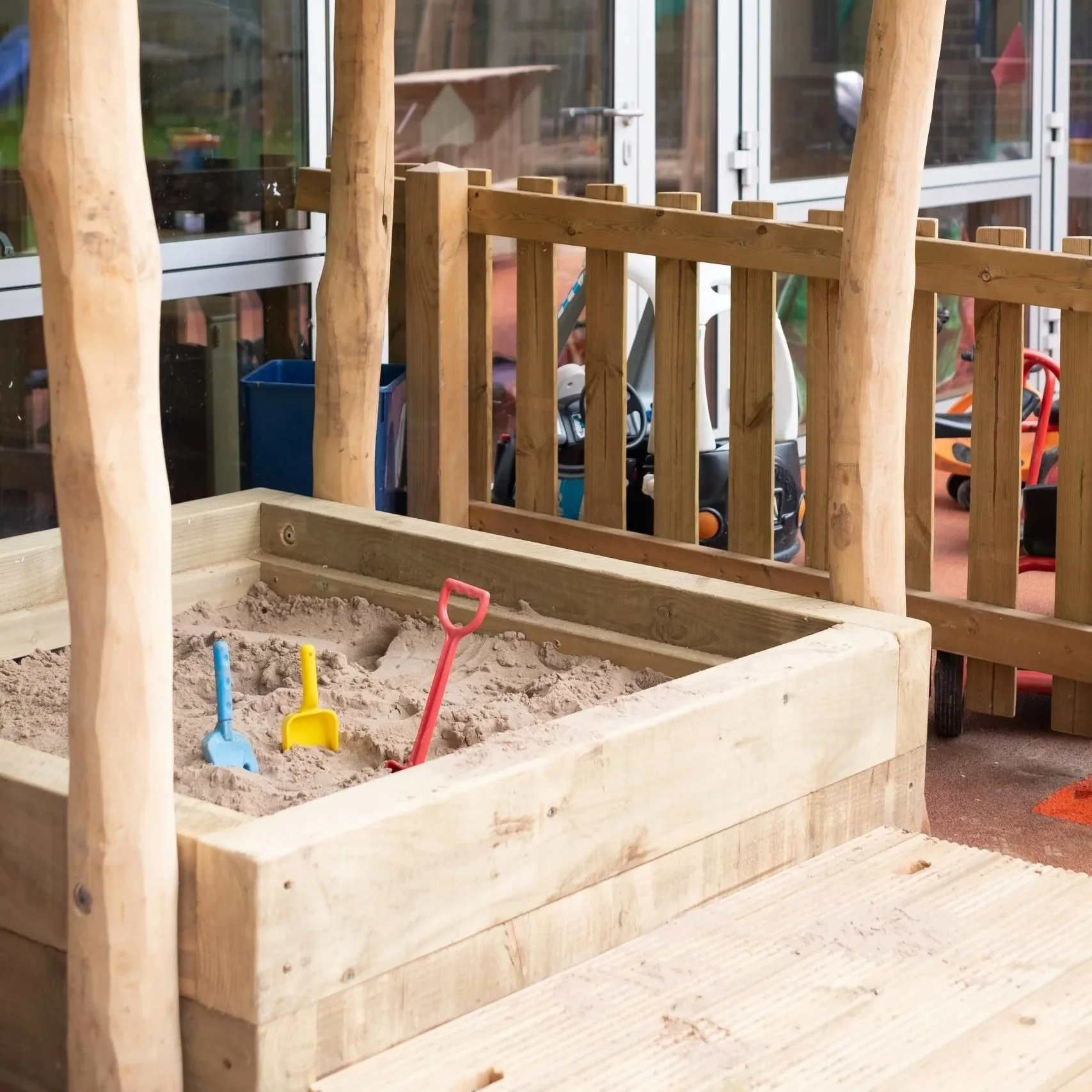 Bowlers-garden-sand-area.jpg