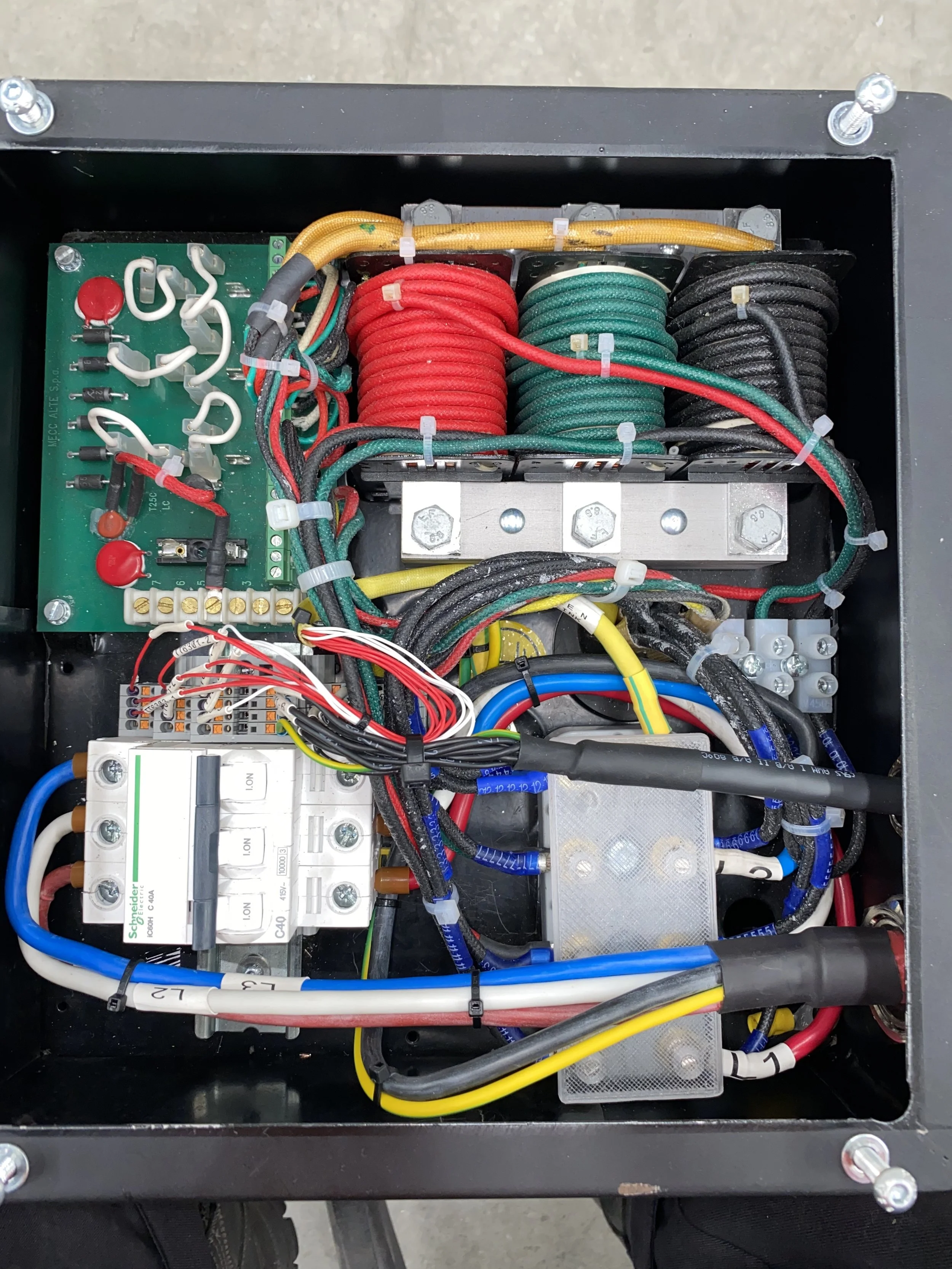 Generator connection and switching