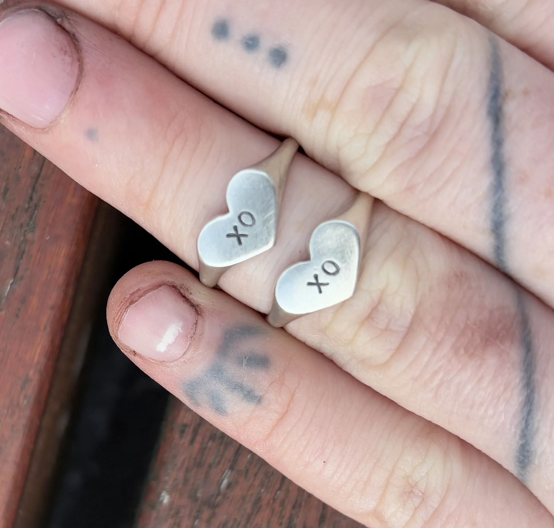 teeny heart signet