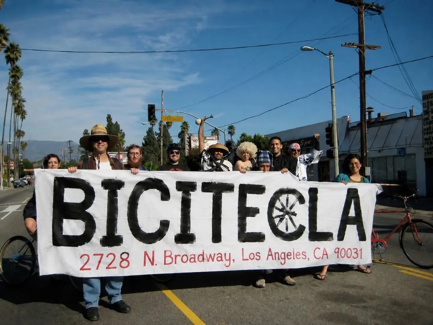 BICITECLA

Open Sundays from 12 PM &ndash; 5 PM

2728 N. Broadway Los Angeles, CA 90031

Bicitecla is a community bicycle space in Lincoln Heights dedicated to education, transportation, skill-sharing, and access.

We're working toward creating a las