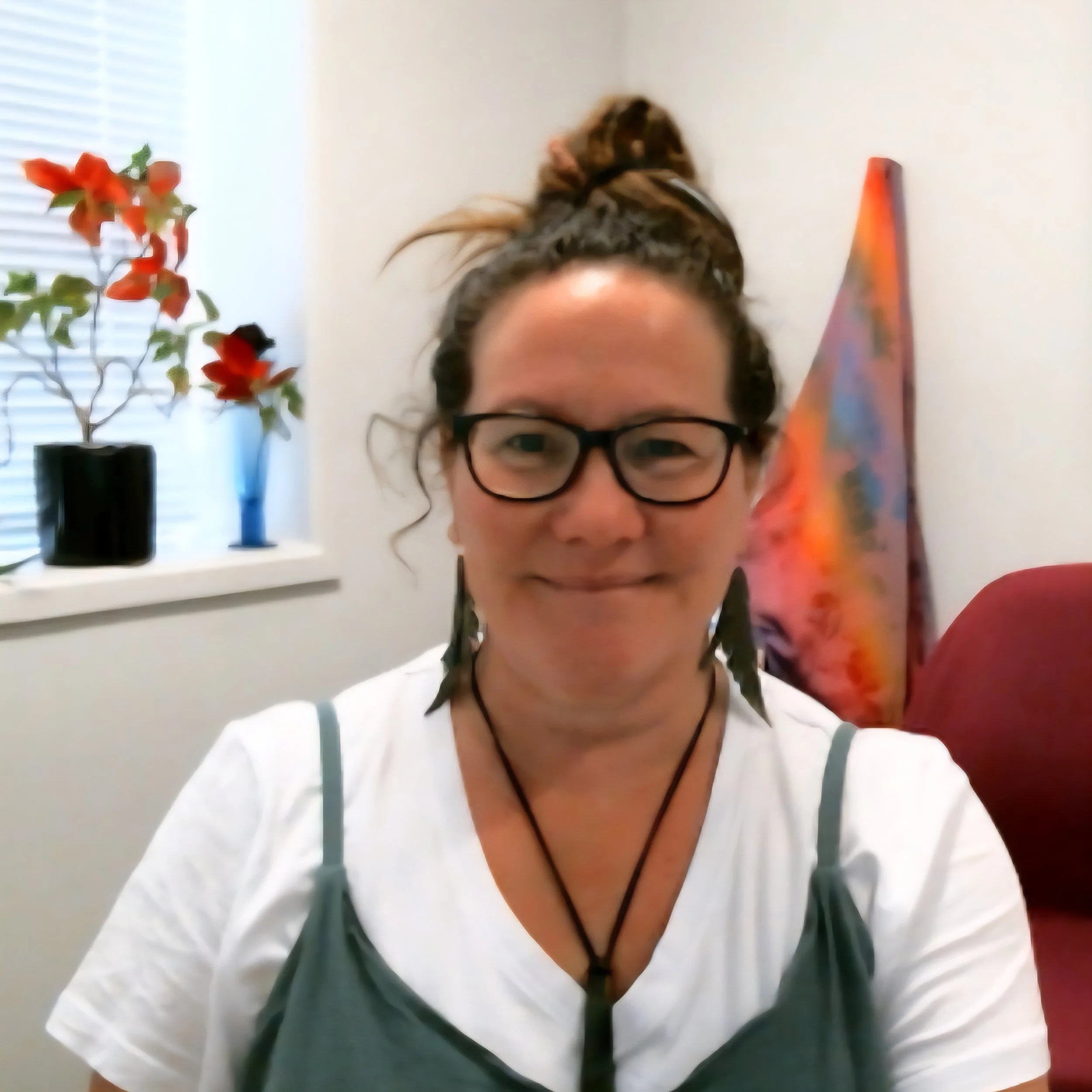Jodi is holding sound healing journeys at Breath & Being Studio weekly.